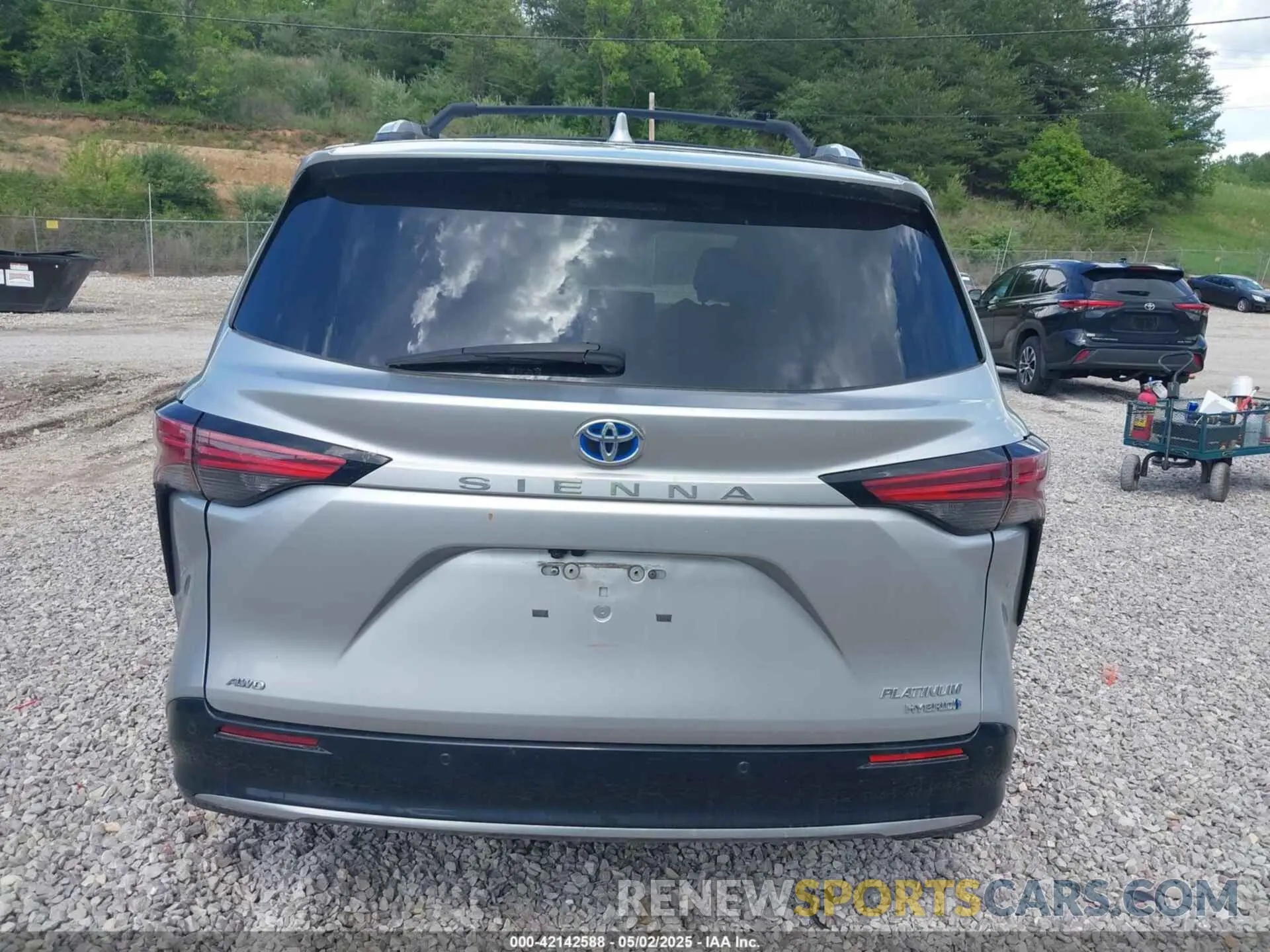 16 Photograph of a damaged car 5TDESKFC2NS051825 TOYOTA SIENNA 2022