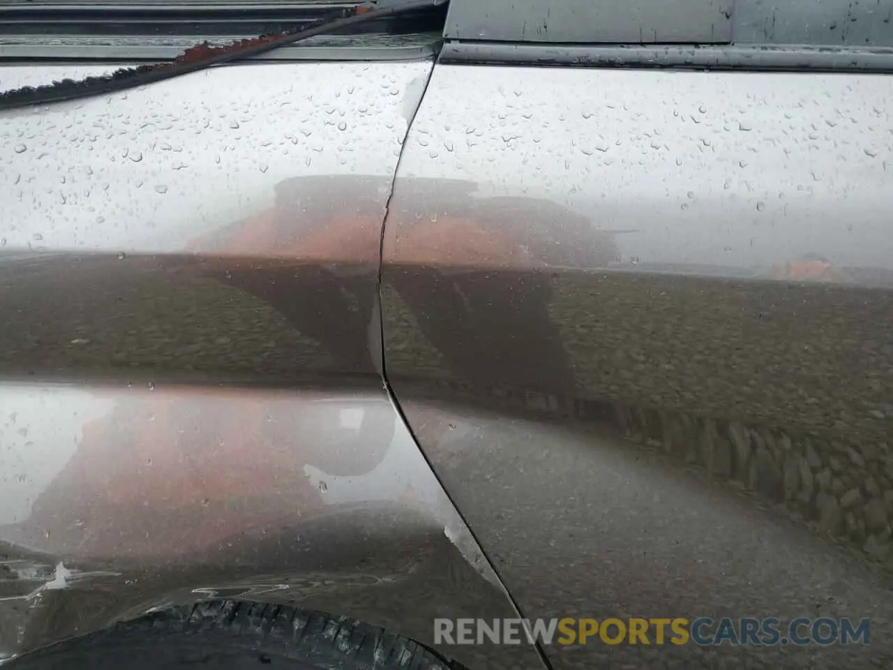 11 Photograph of a damaged car 5TDESKFC2NS054546 TOYOTA SIENNA 2022