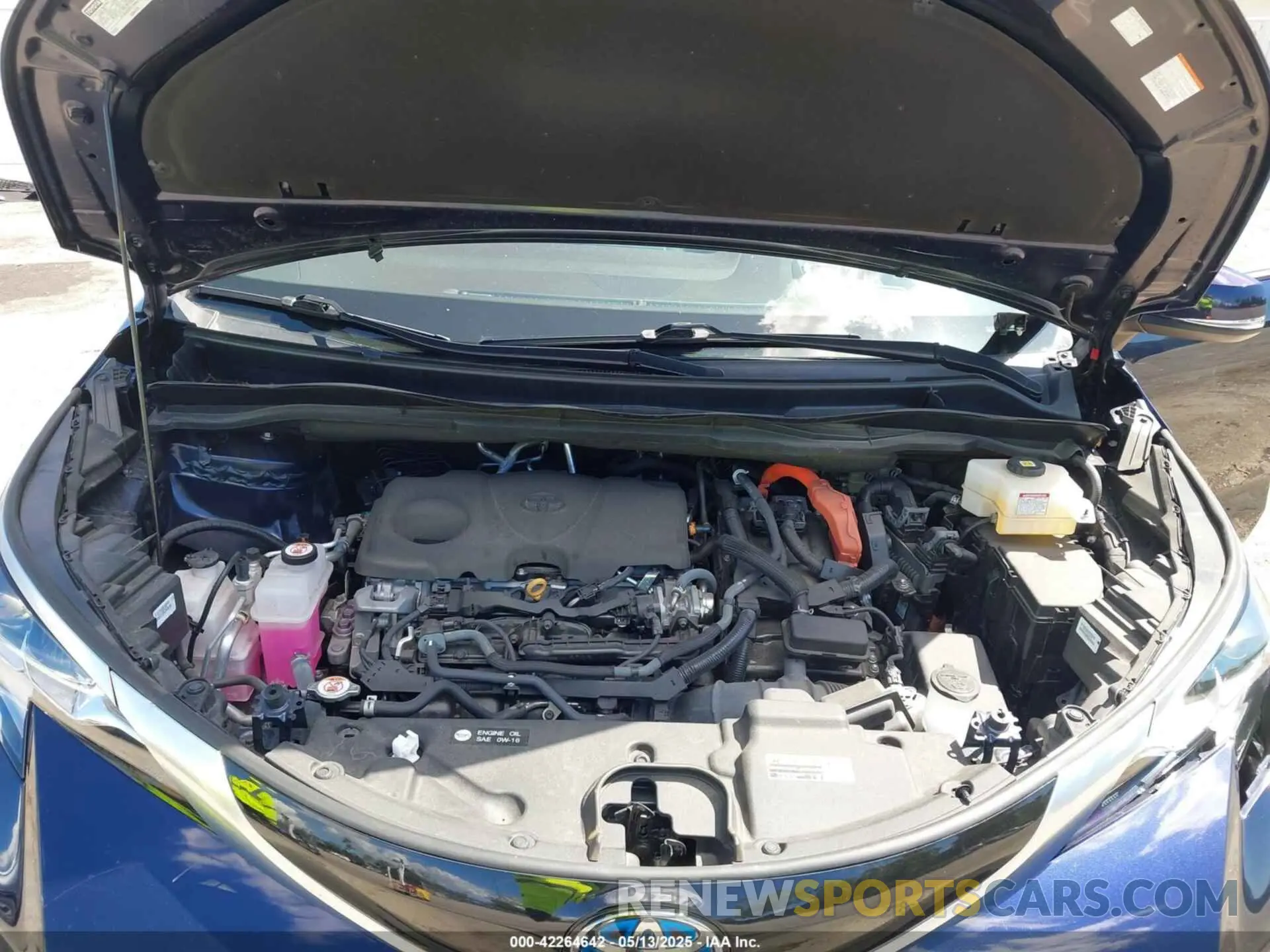 10 Photograph of a damaged car 5TDESKFC4NS072028 TOYOTA SIENNA 2022