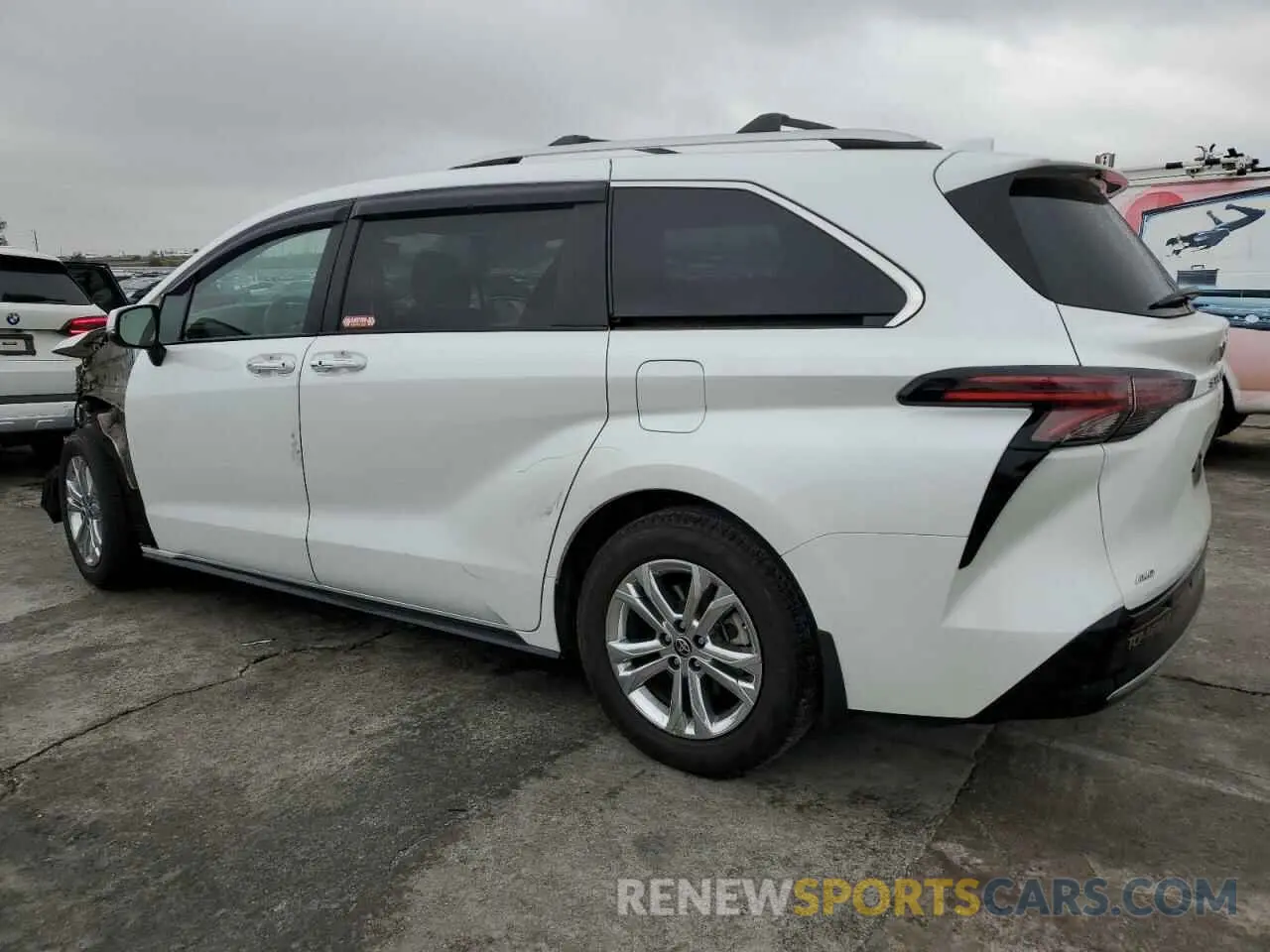 2 Photograph of a damaged car 5TDESKFC8NS041784 TOYOTA SIENNA 2022