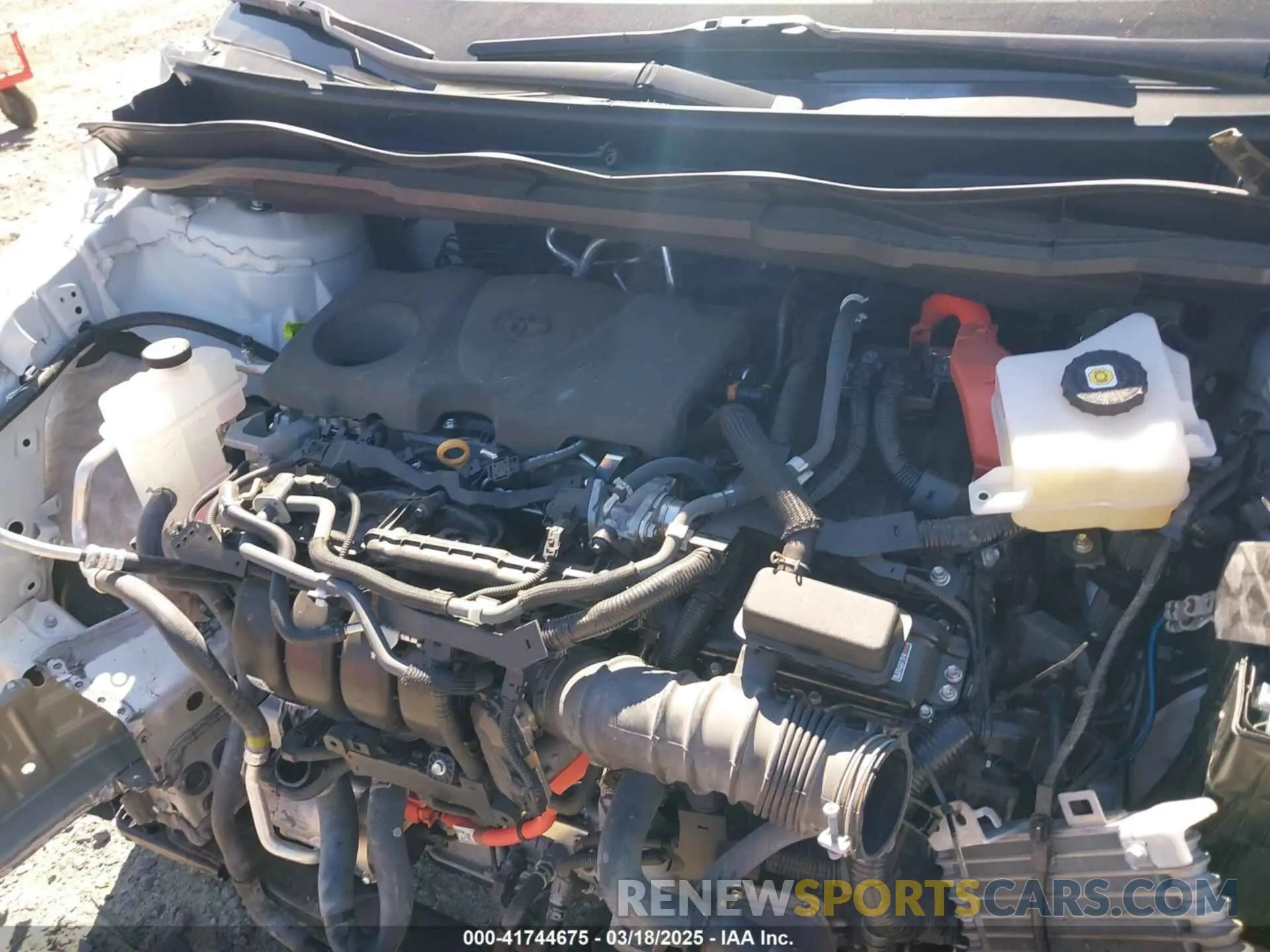 10 Photograph of a damaged car 5TDESKFC8NS057483 TOYOTA SIENNA 2022