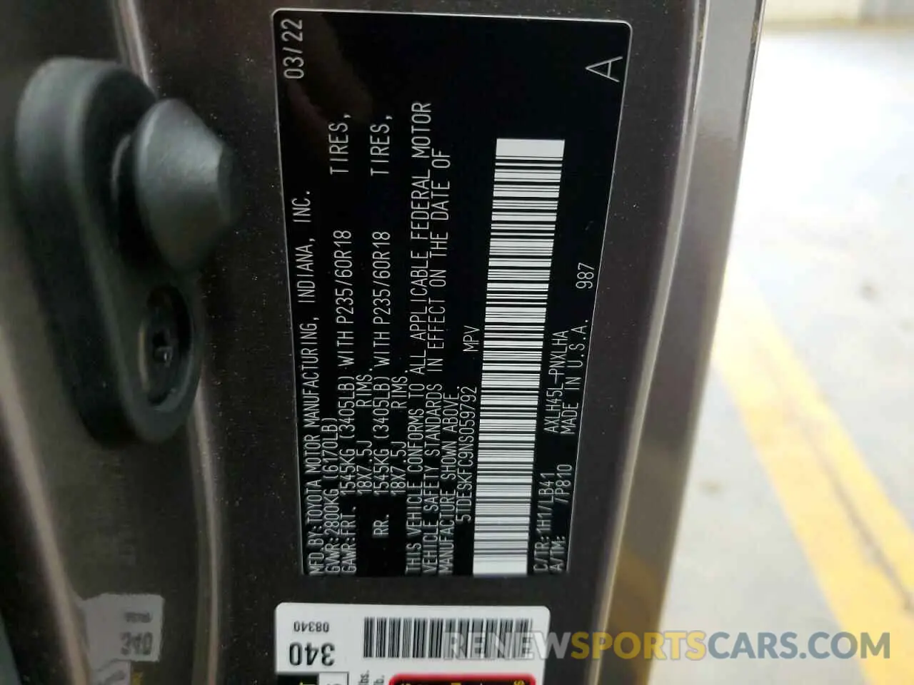 13 Photograph of a damaged car 5TDESKFC9NS059792 TOYOTA SIENNA 2022