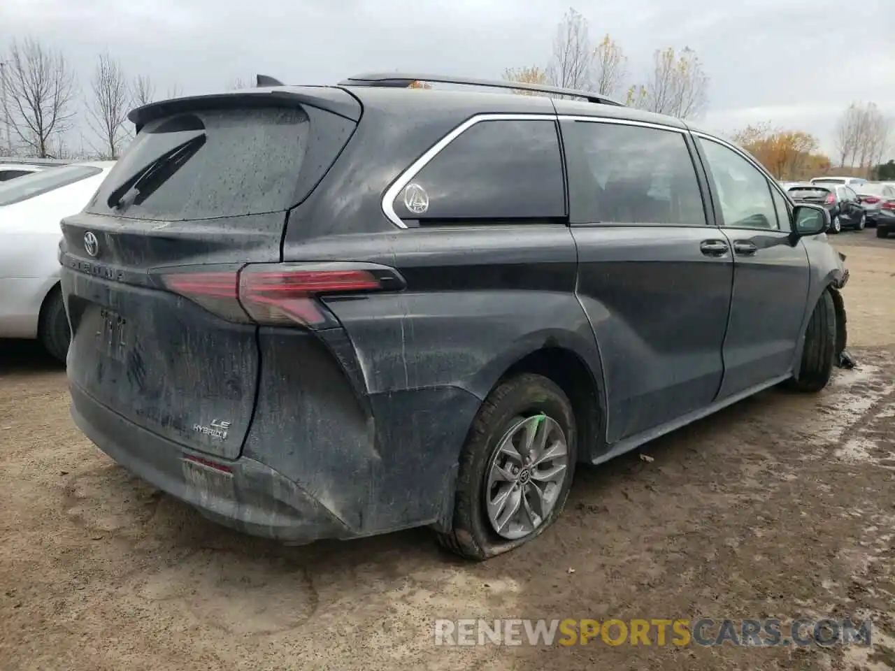 4 Photograph of a damaged car 5TDGRKEC8NS119762 TOYOTA SIENNA 2022