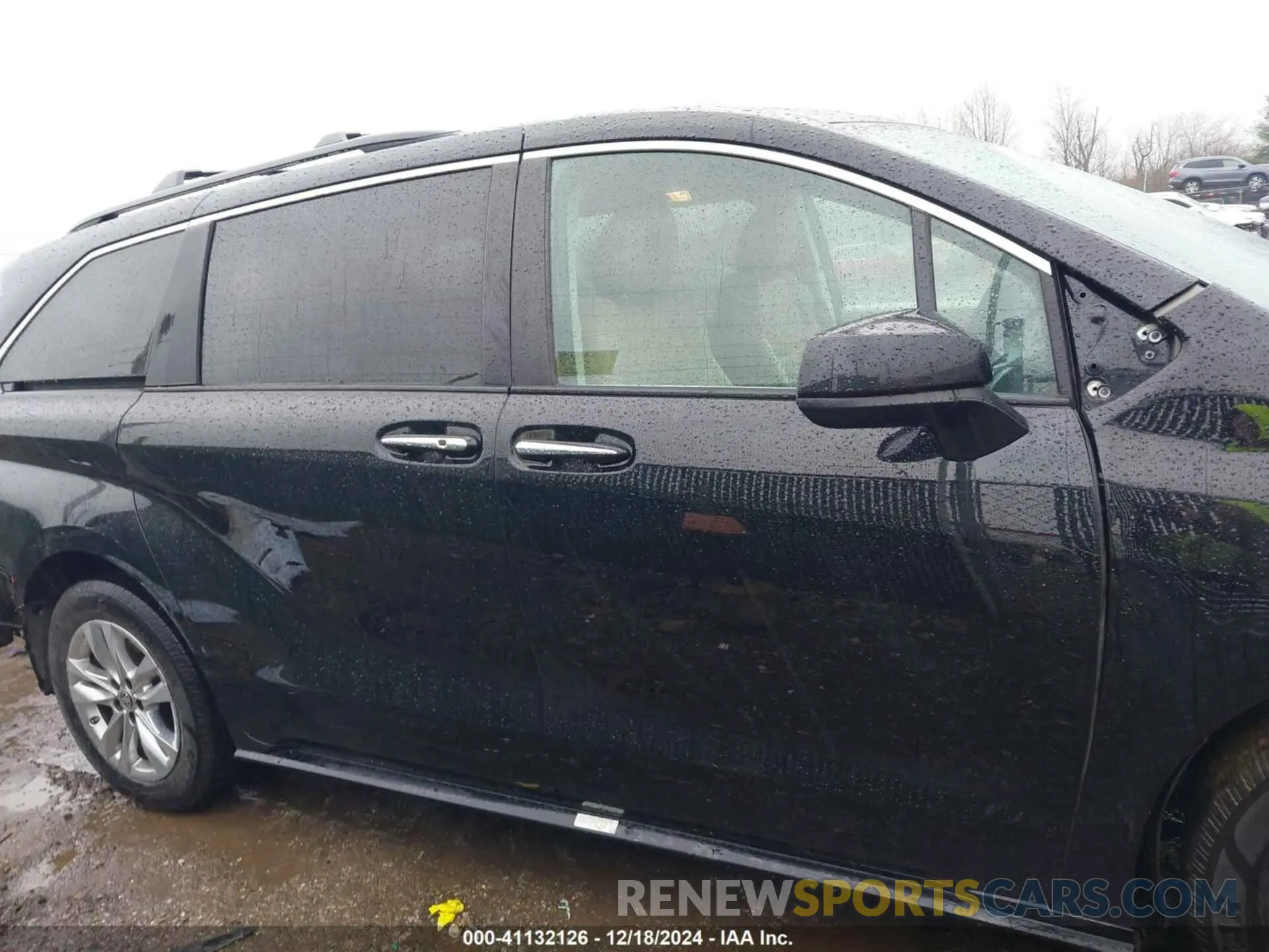 14 Photograph of a damaged car 5TDJRKEC0NS089436 TOYOTA SIENNA 2022