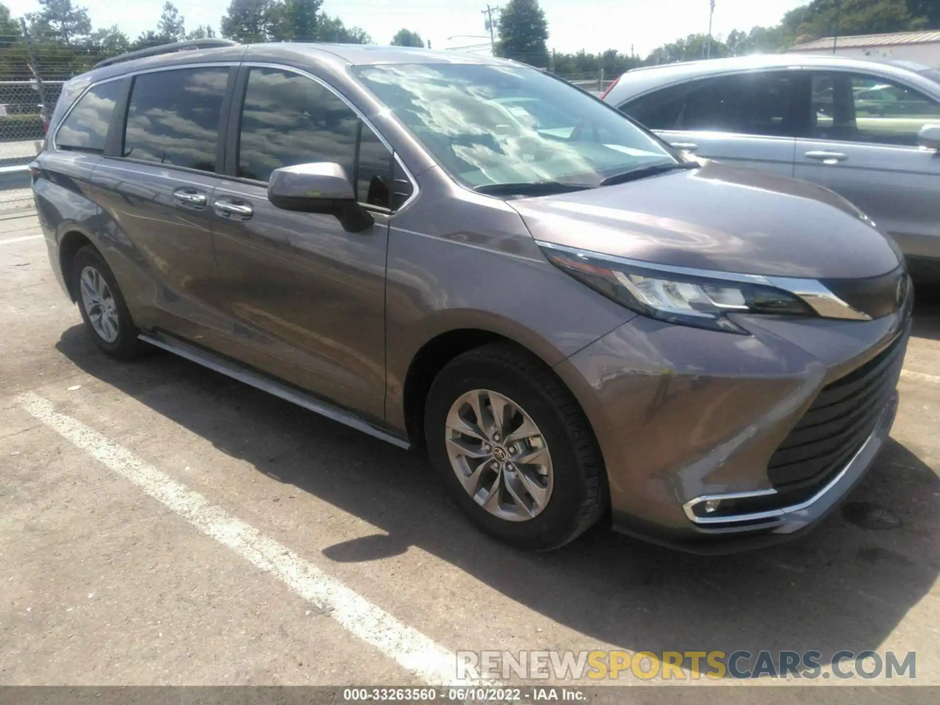 1 Photograph of a damaged car 5TDJRKEC0NS096497 TOYOTA SIENNA 2022