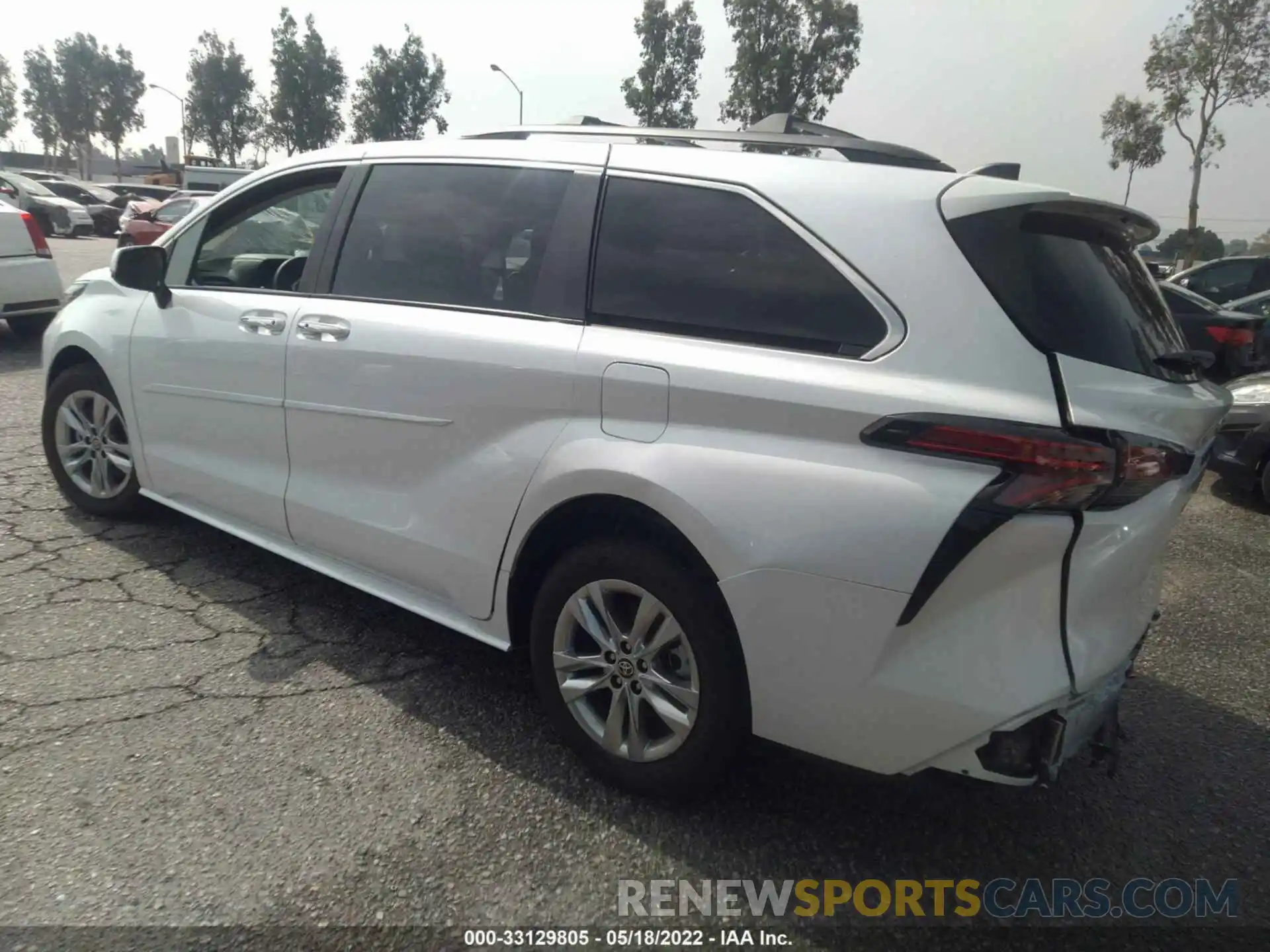 3 Photograph of a damaged car 5TDJRKEC2NS079491 TOYOTA SIENNA 2022