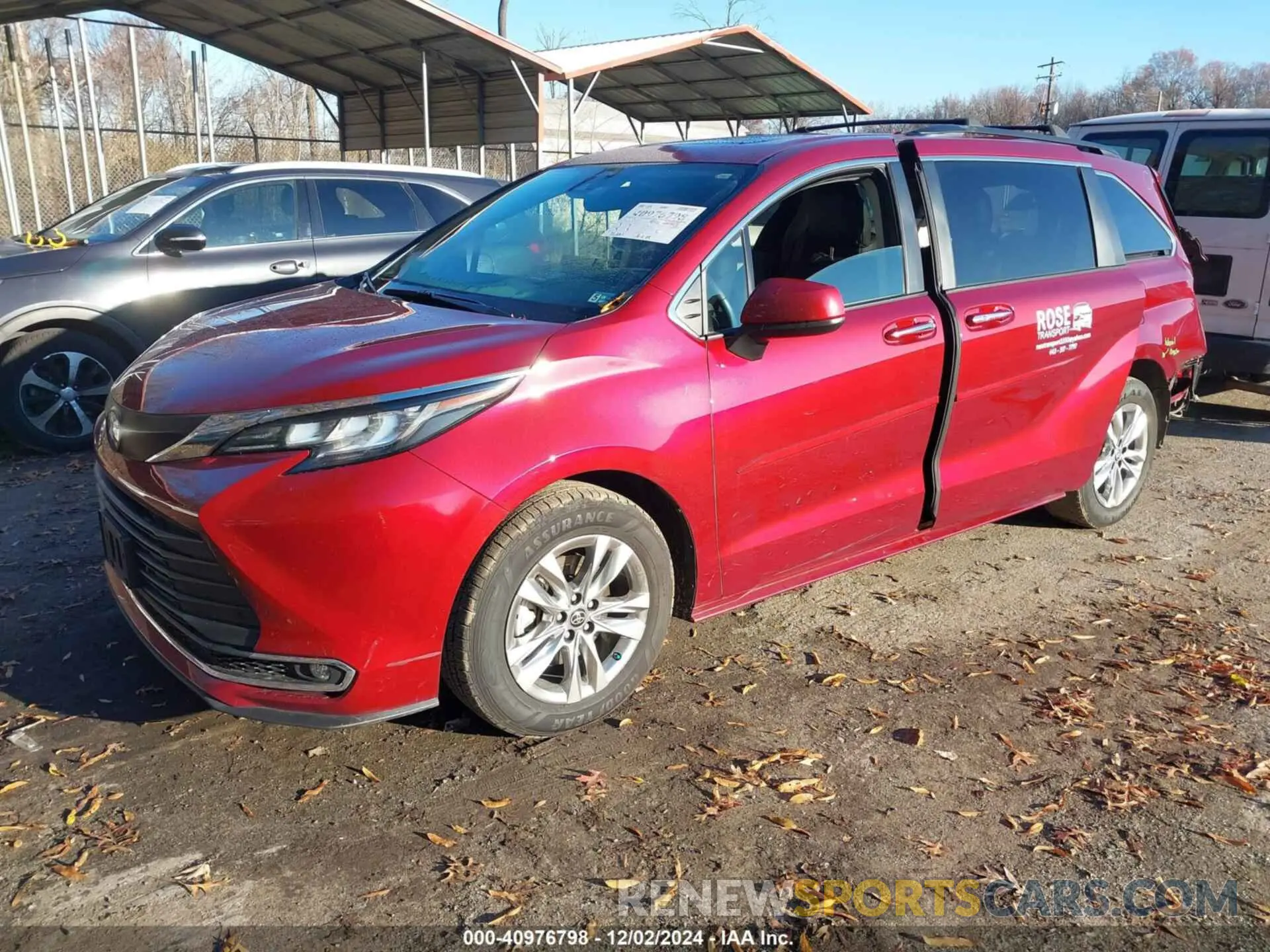 2 Photograph of a damaged car 5TDJRKEC5NS117585 TOYOTA SIENNA 2022