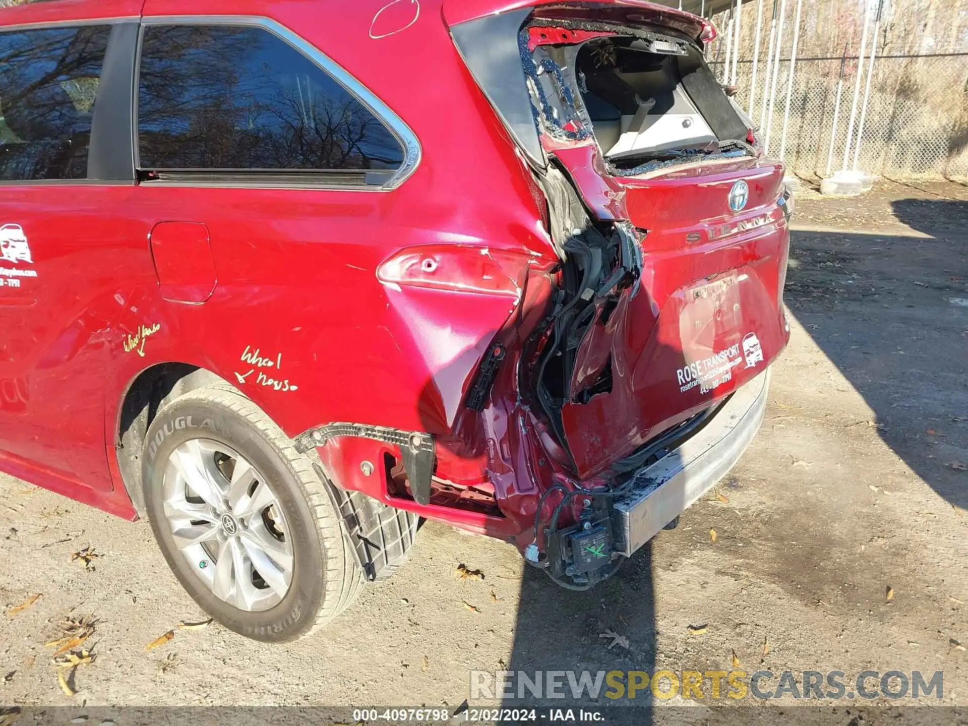 6 Photograph of a damaged car 5TDJRKEC5NS117585 TOYOTA SIENNA 2022