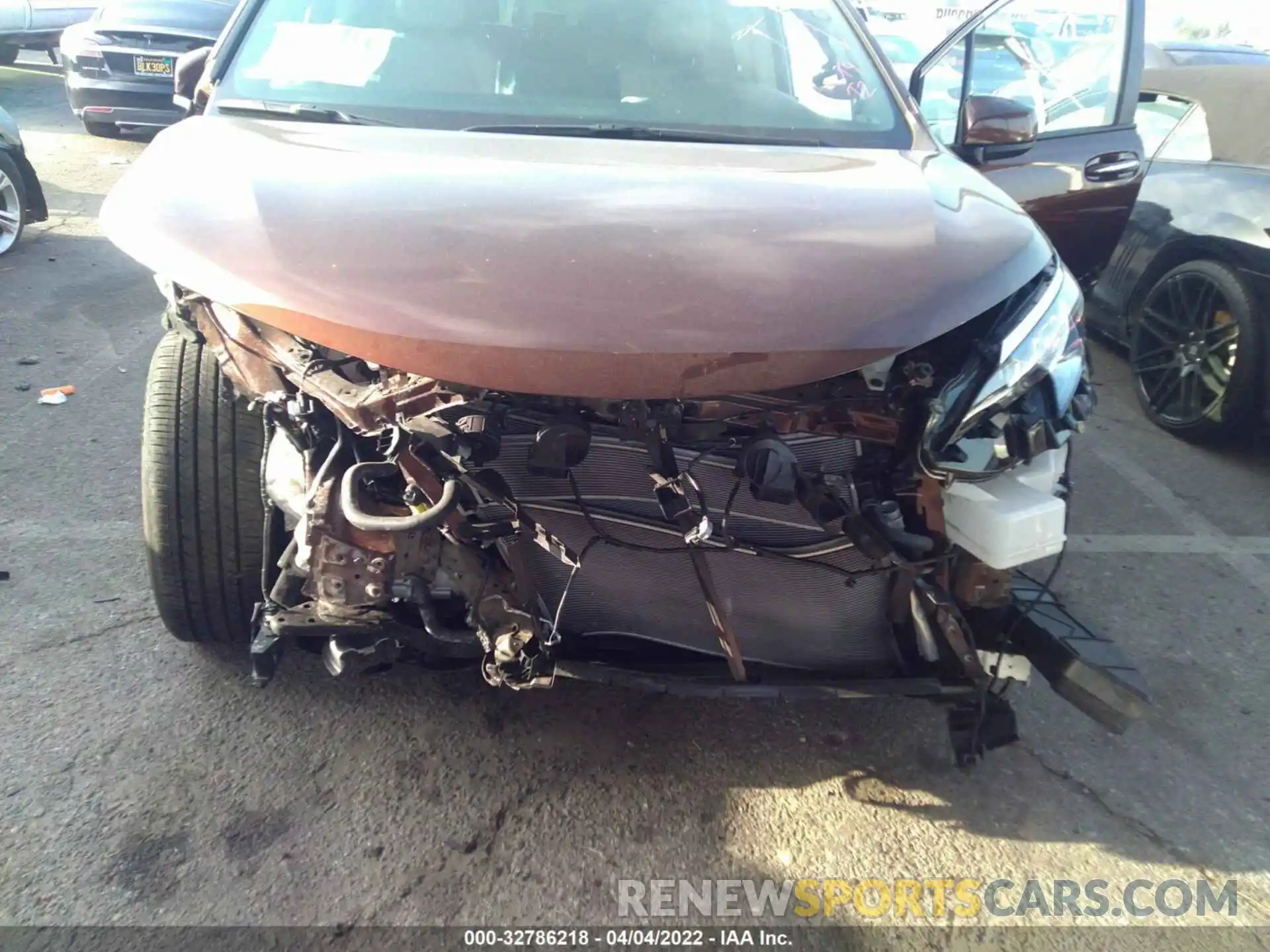 6 Photograph of a damaged car 5TDJRKEC6NS090297 TOYOTA SIENNA 2022