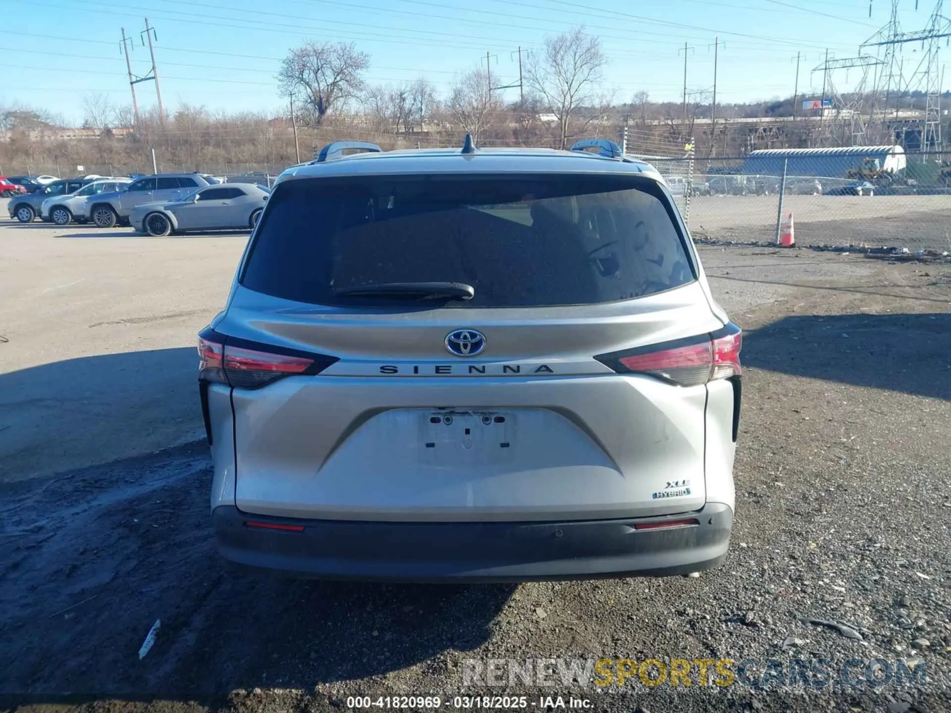 16 Photograph of a damaged car 5TDJRKEC9NS088219 TOYOTA SIENNA 2022