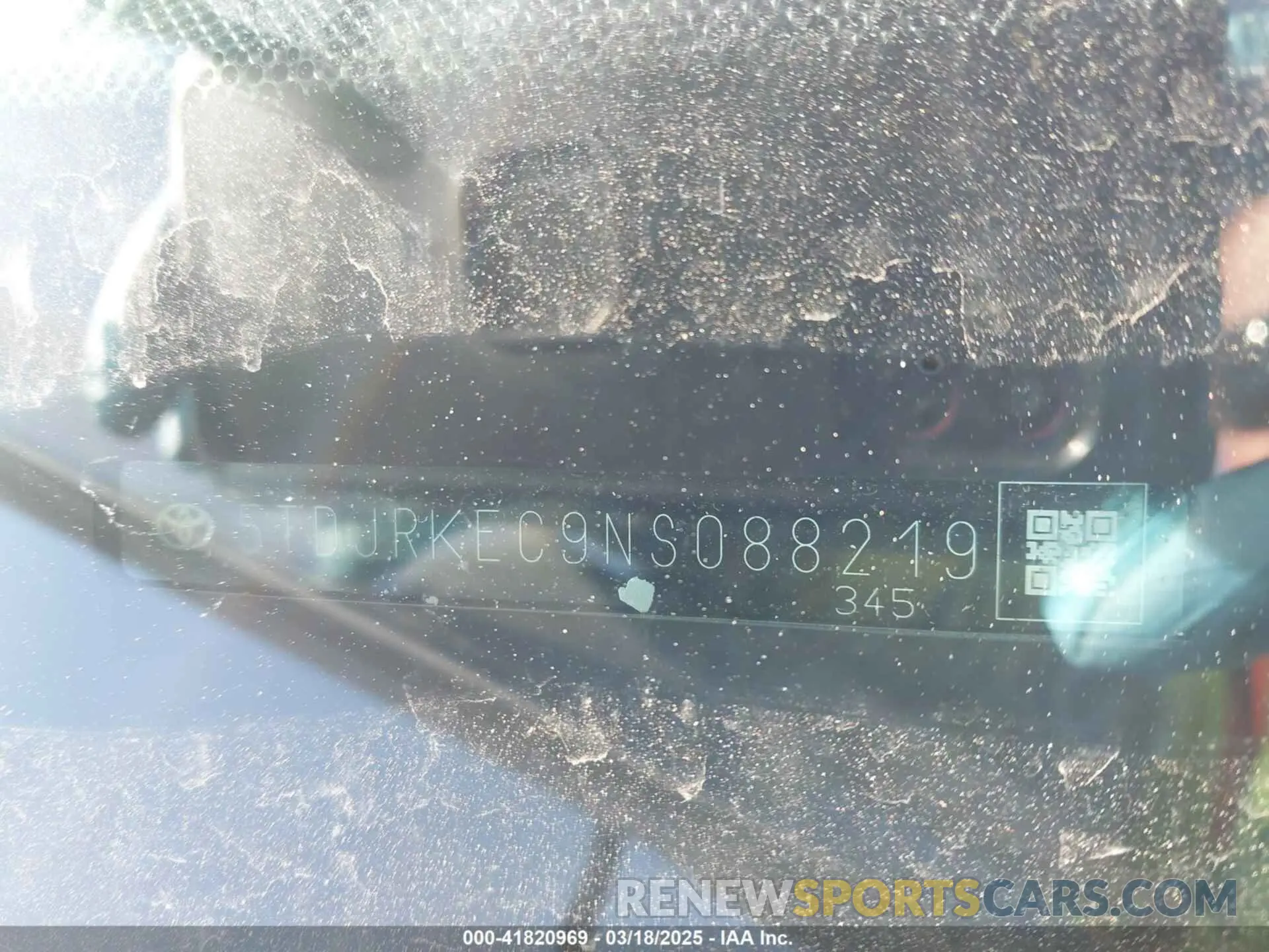 9 Photograph of a damaged car 5TDJRKEC9NS088219 TOYOTA SIENNA 2022