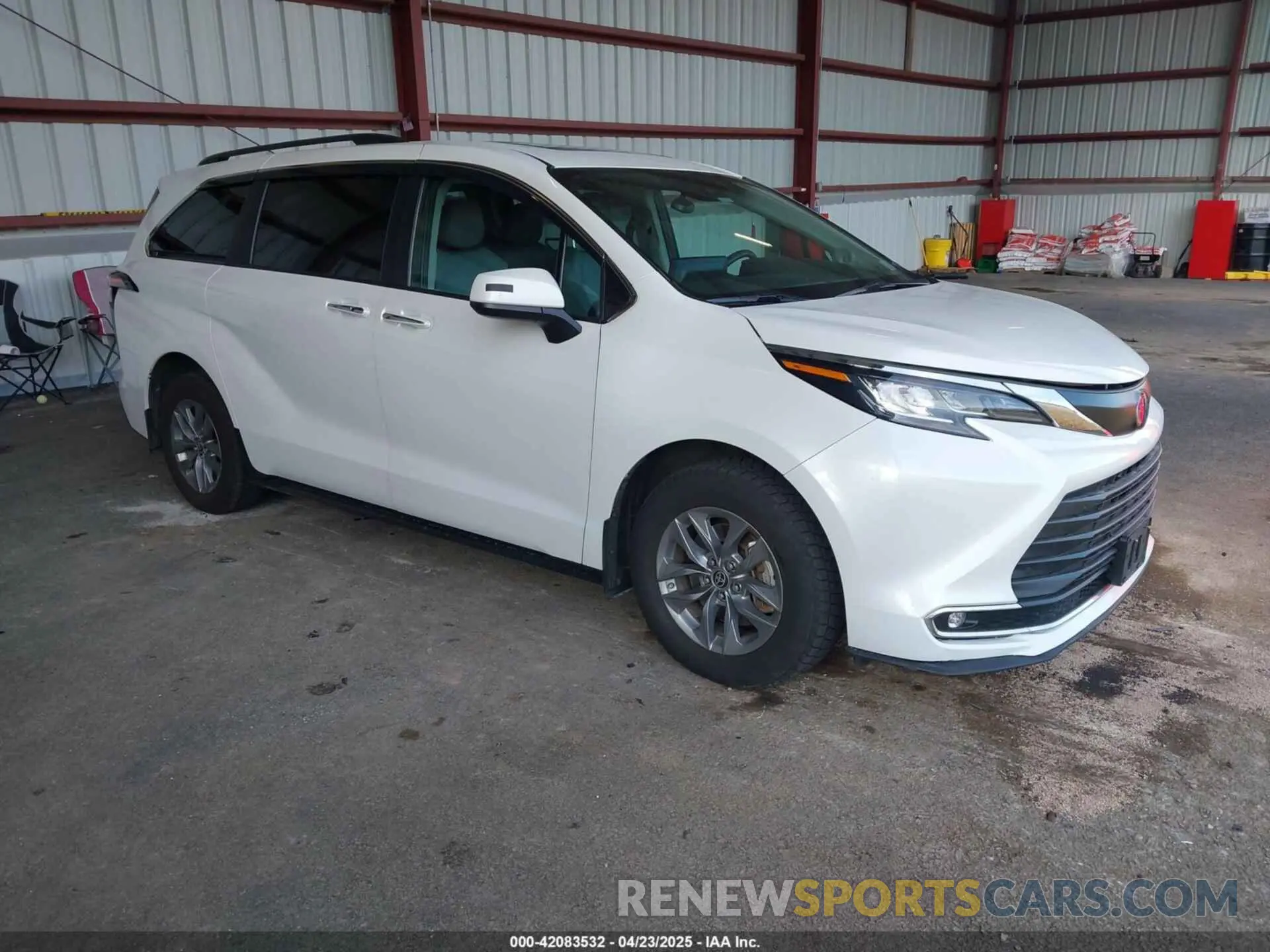 1 Photograph of a damaged car 5TDJRKEC9NS107724 TOYOTA SIENNA 2022