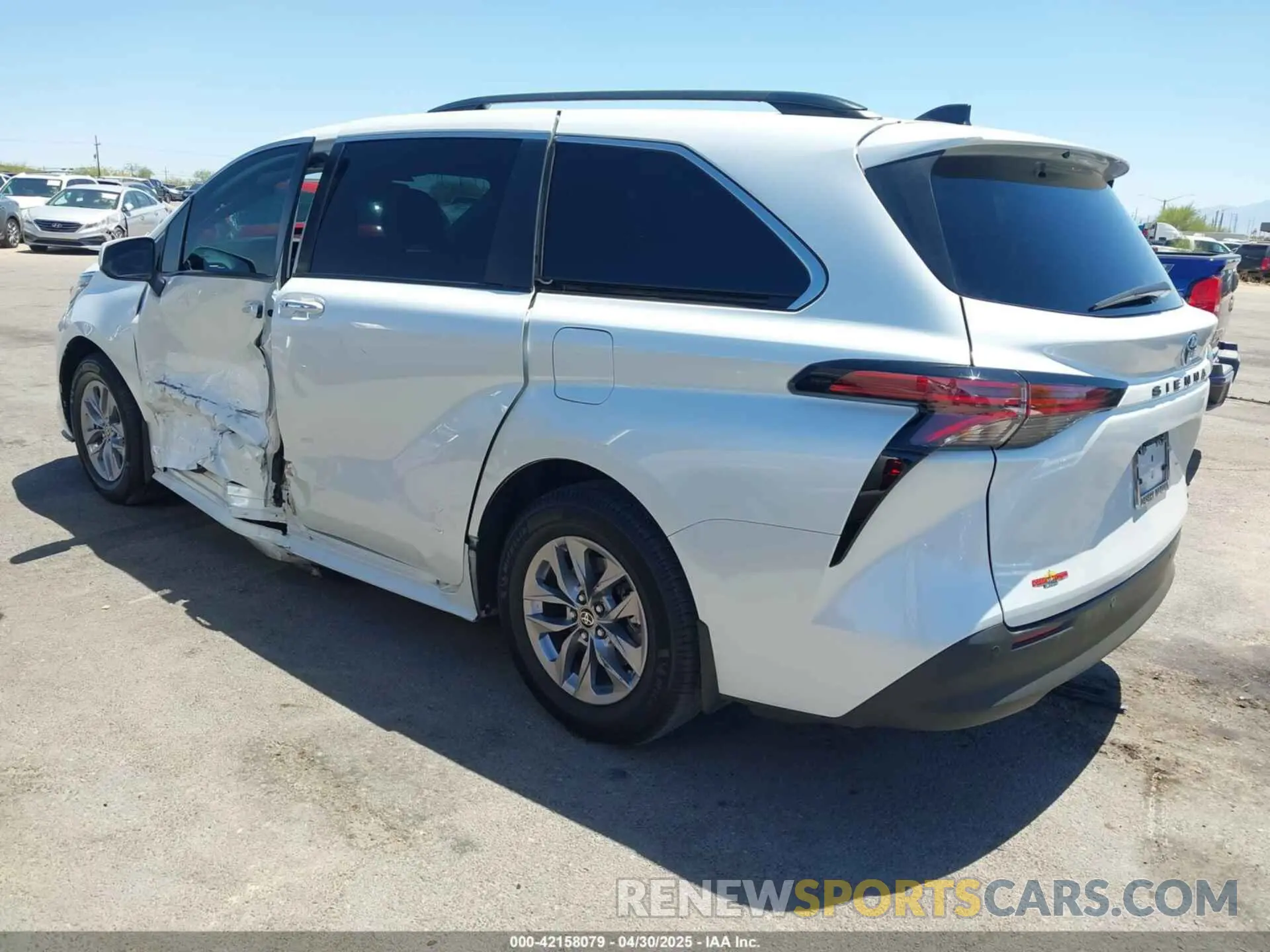 3 Photograph of a damaged car 5TDJRKECXNS118859 TOYOTA SIENNA 2022