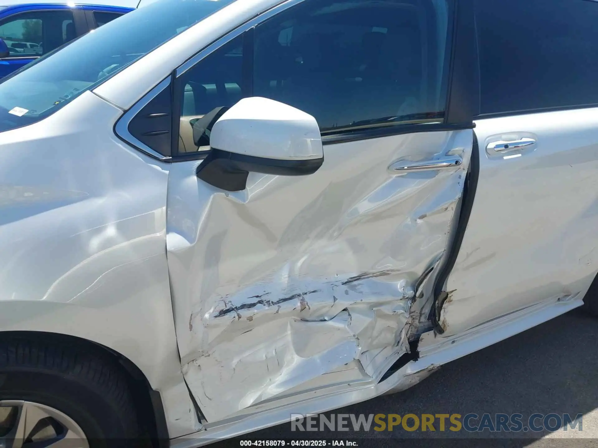 6 Photograph of a damaged car 5TDJRKECXNS118859 TOYOTA SIENNA 2022