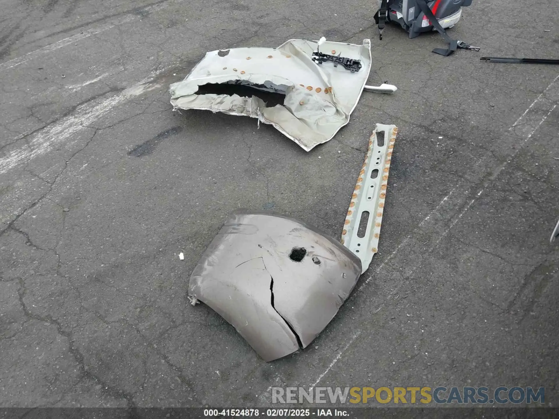 12 Photograph of a damaged car 5TDJRKECXNS135662 TOYOTA SIENNA 2022