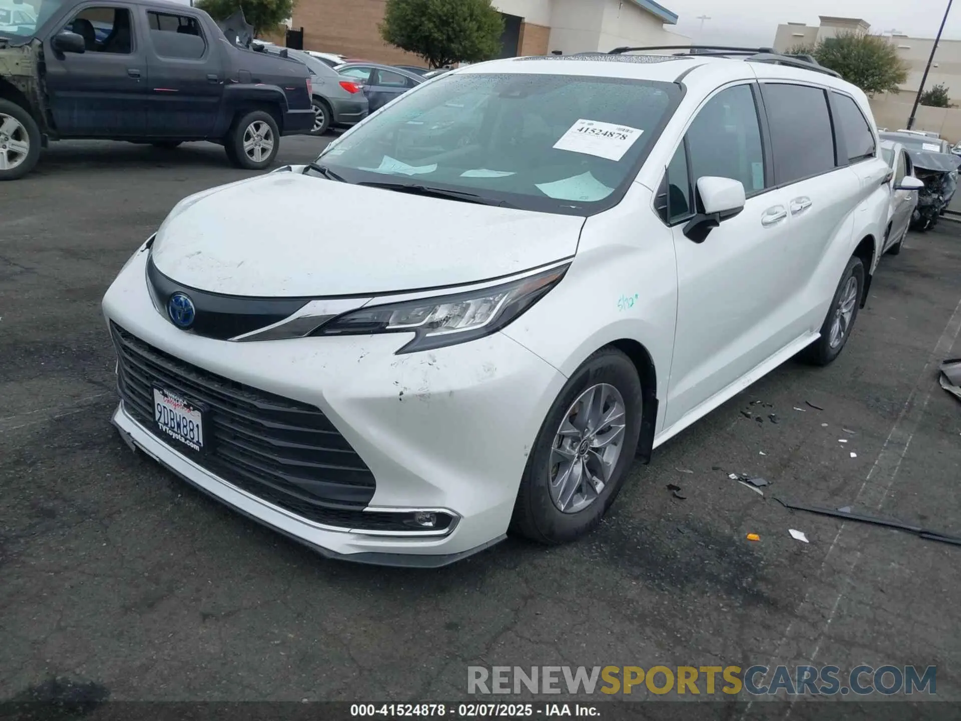 2 Photograph of a damaged car 5TDJRKECXNS135662 TOYOTA SIENNA 2022