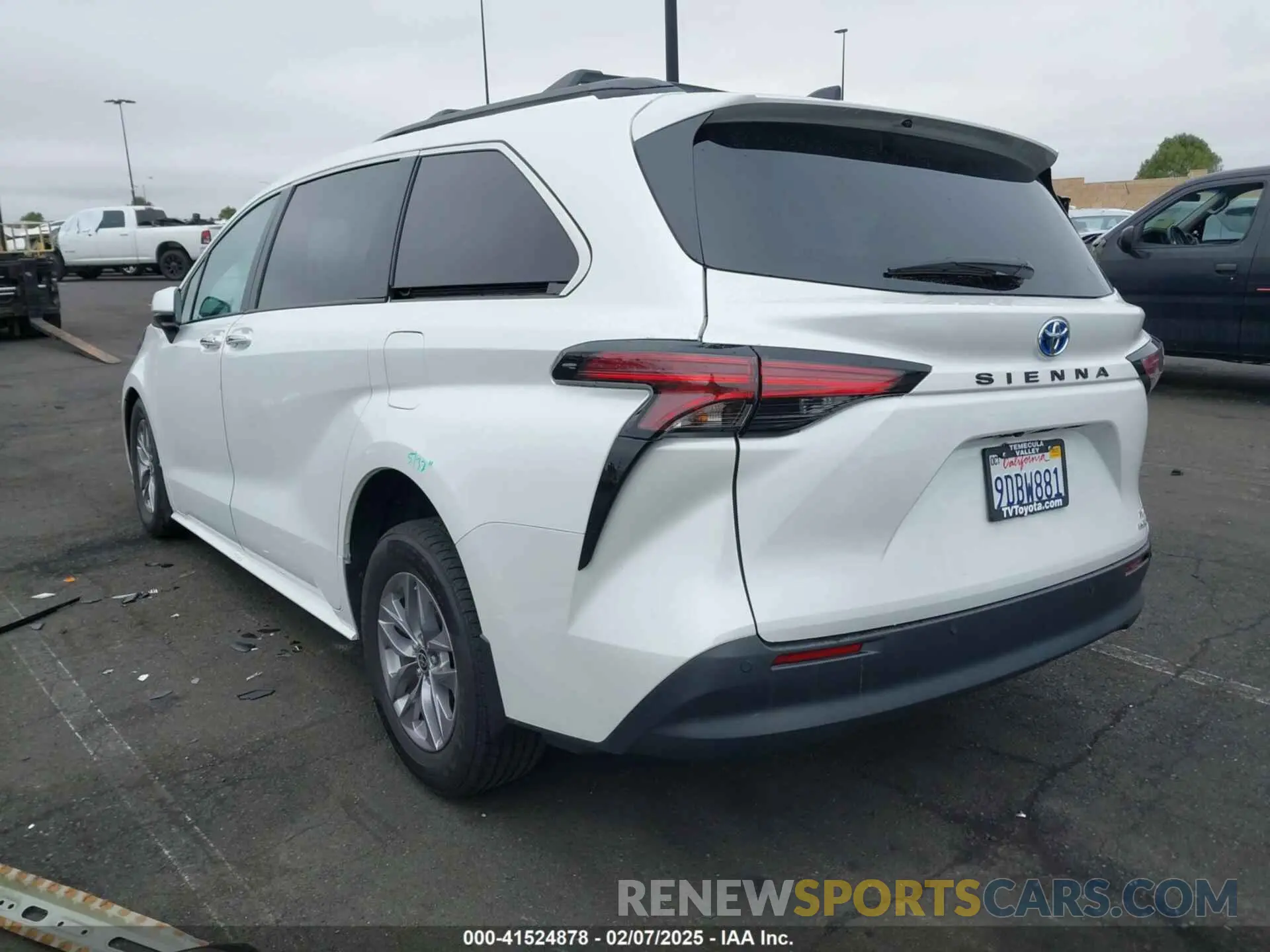 3 Photograph of a damaged car 5TDJRKECXNS135662 TOYOTA SIENNA 2022