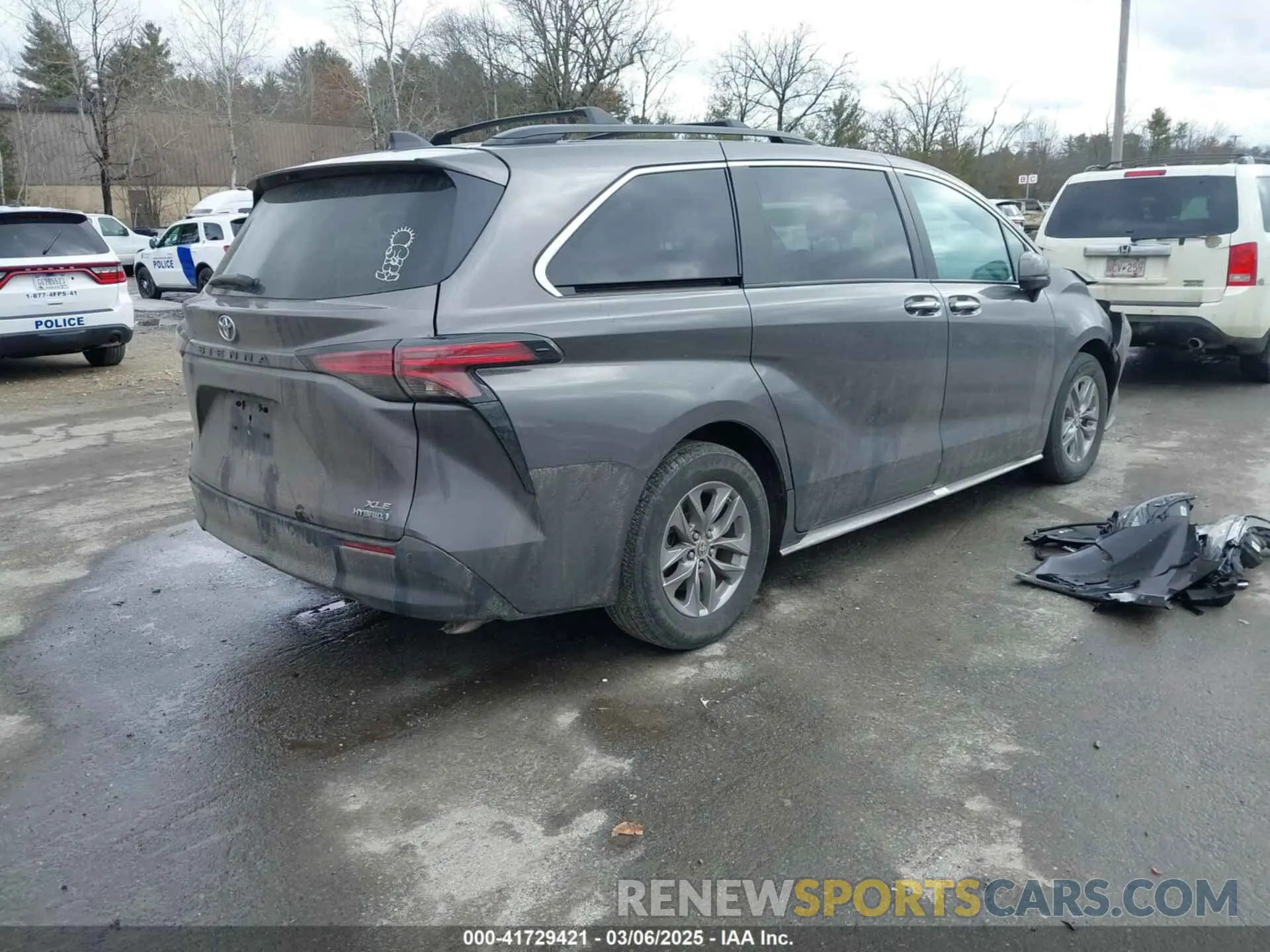 4 Photograph of a damaged car 5TDJSKFC2NS066081 TOYOTA SIENNA 2022