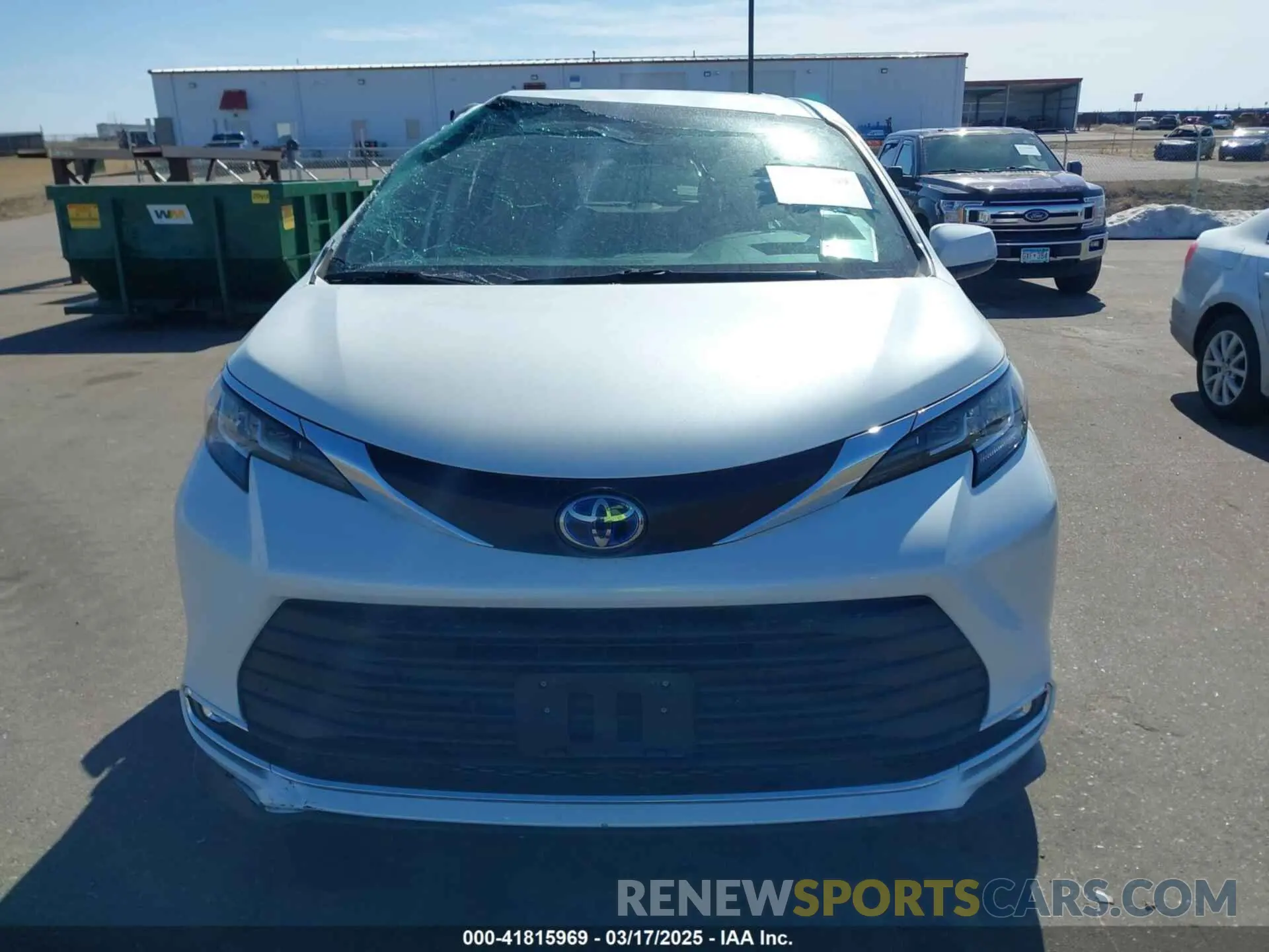 12 Photograph of a damaged car 5TDJSKFC7NS058980 TOYOTA SIENNA 2022