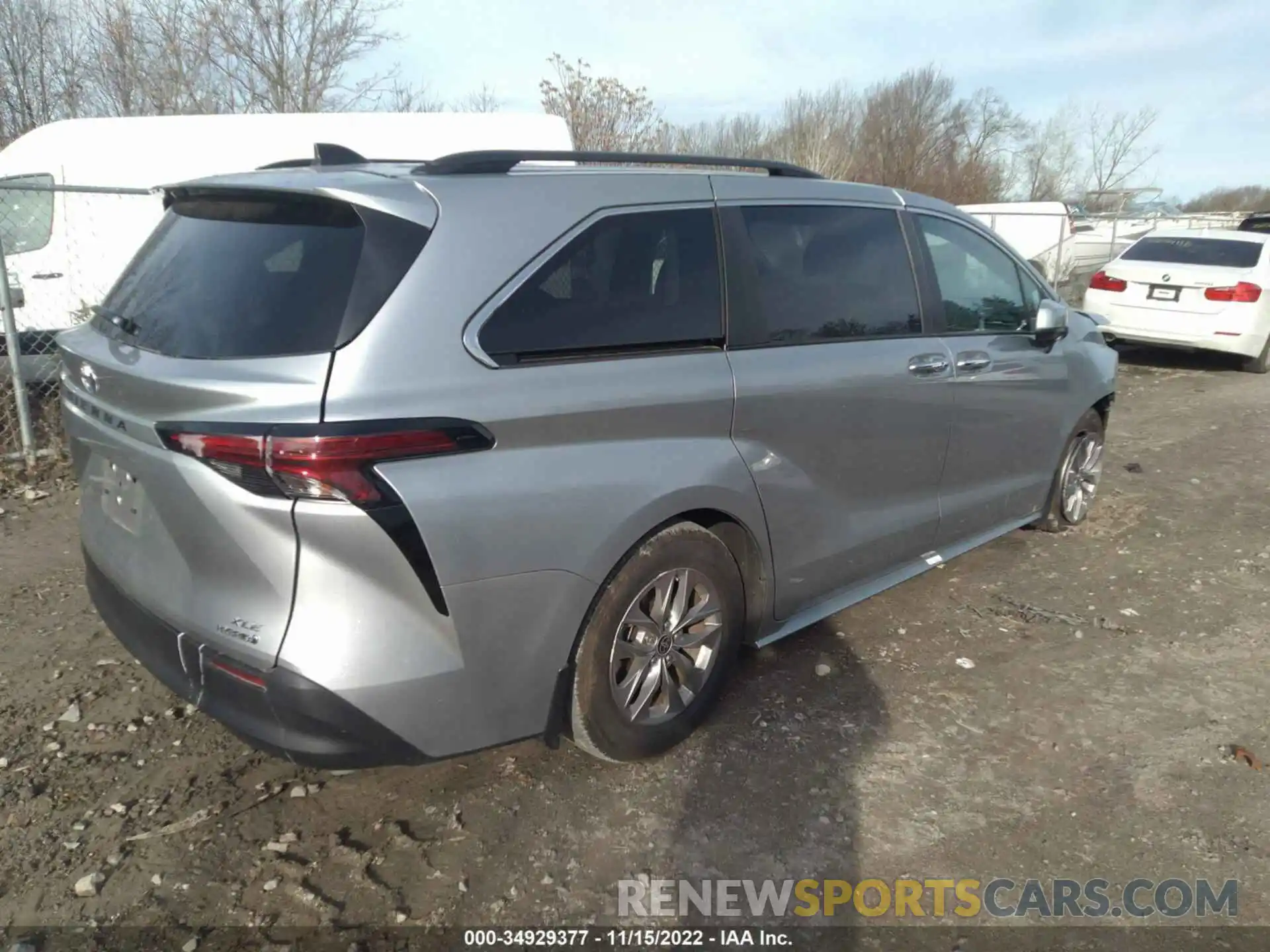 4 Photograph of a damaged car 5TDJSKFC9NS051061 TOYOTA SIENNA 2022