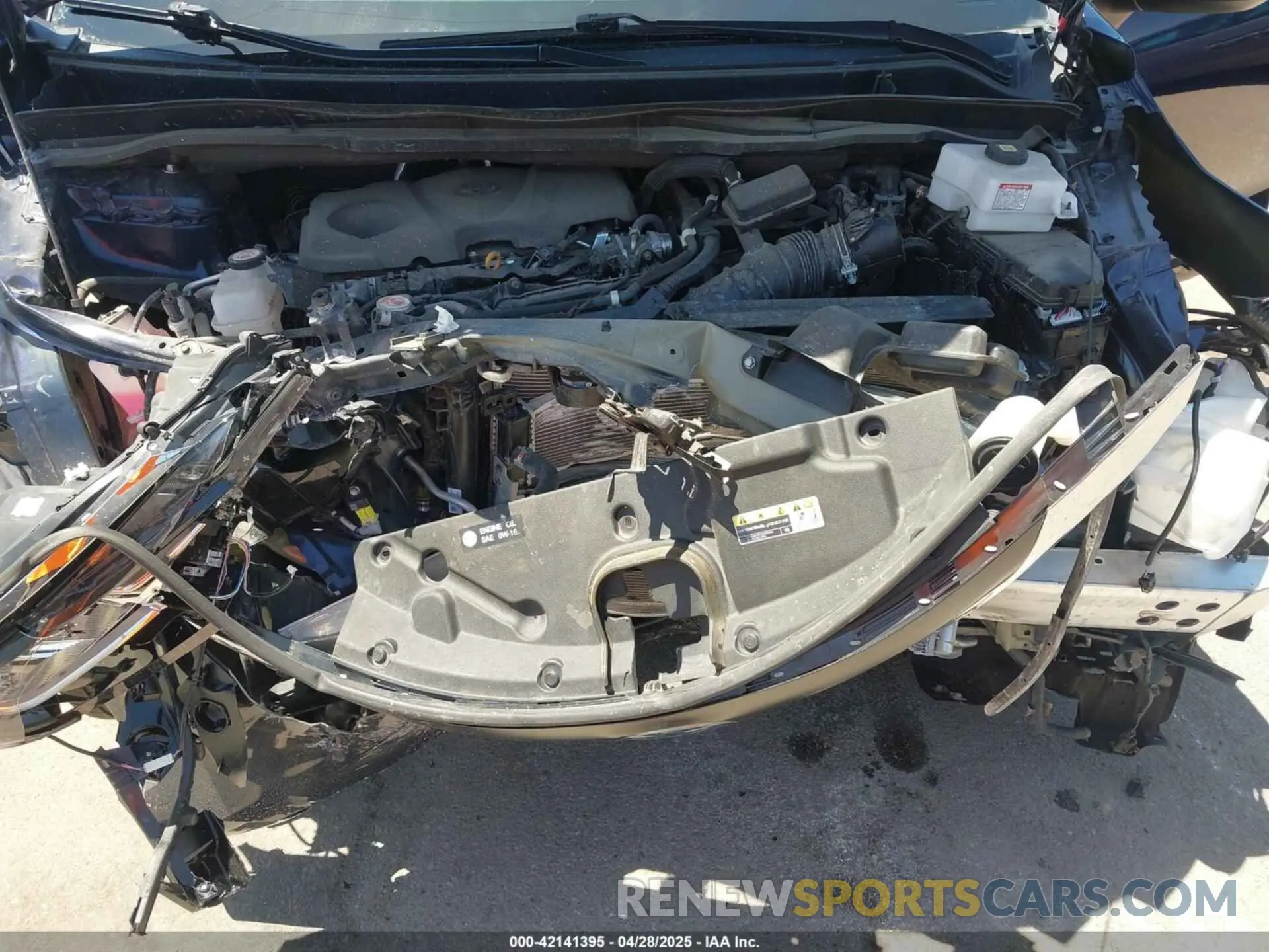 10 Photograph of a damaged car 5TDKRKEC0NS101136 TOYOTA SIENNA 2022