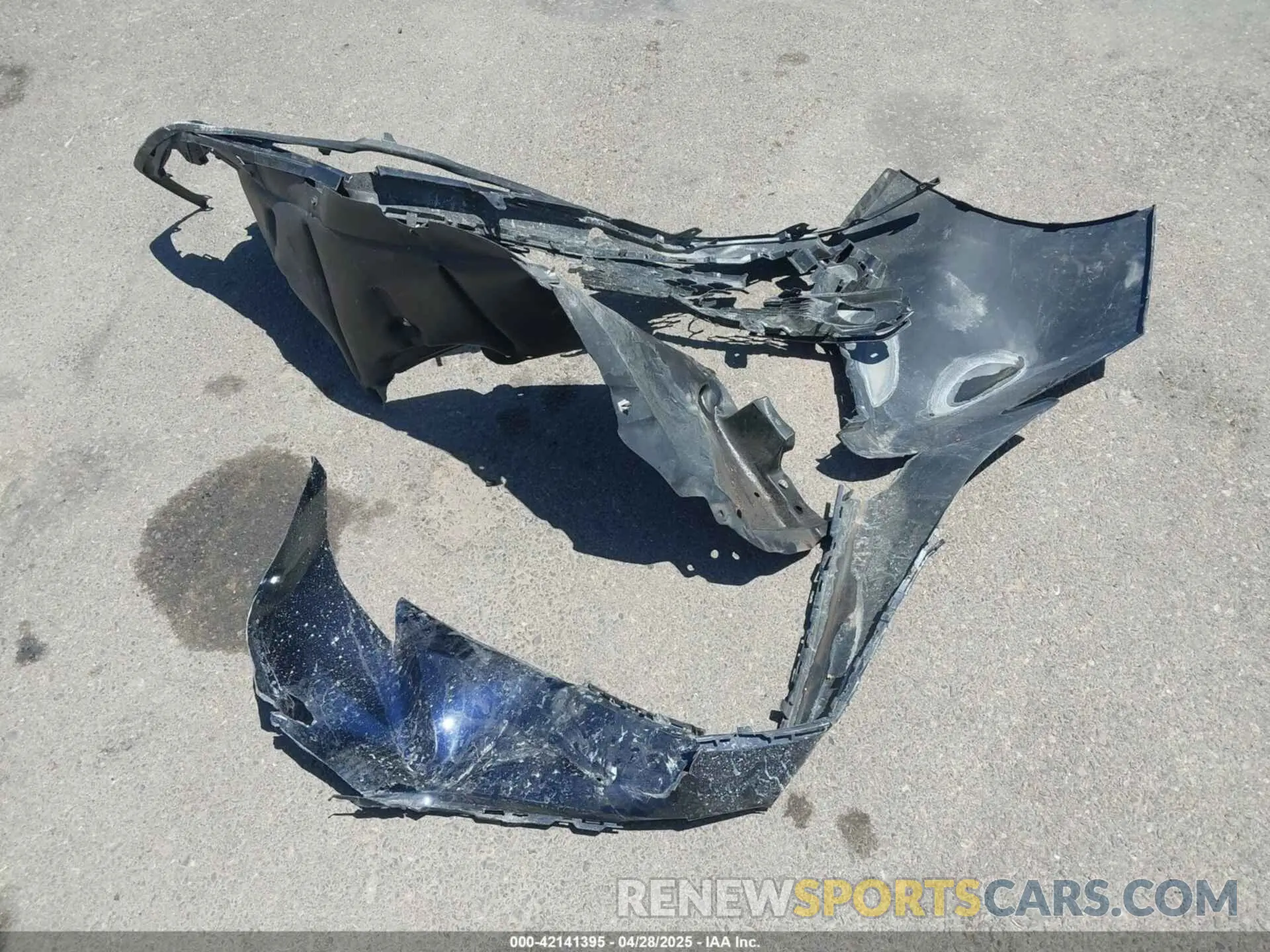 11 Photograph of a damaged car 5TDKRKEC0NS101136 TOYOTA SIENNA 2022