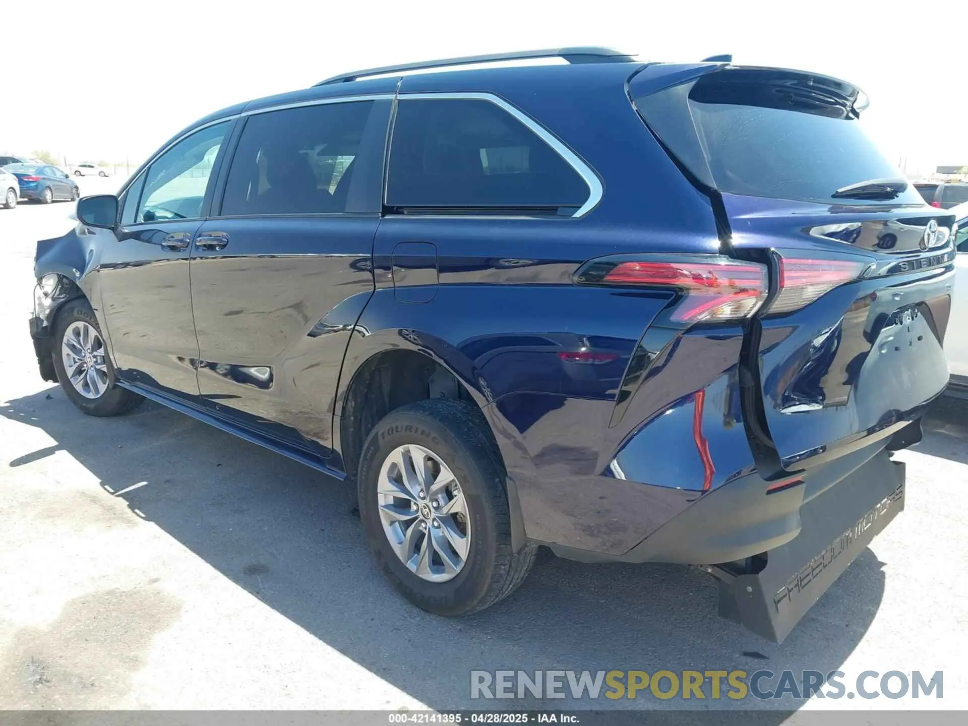 3 Photograph of a damaged car 5TDKRKEC0NS101136 TOYOTA SIENNA 2022