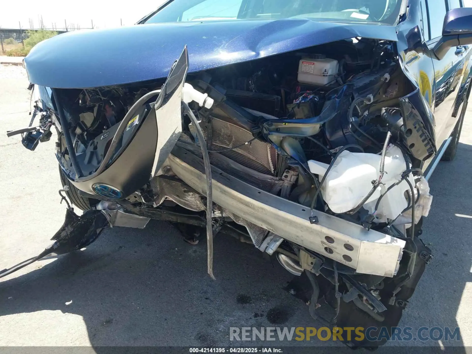 6 Photograph of a damaged car 5TDKRKEC0NS101136 TOYOTA SIENNA 2022