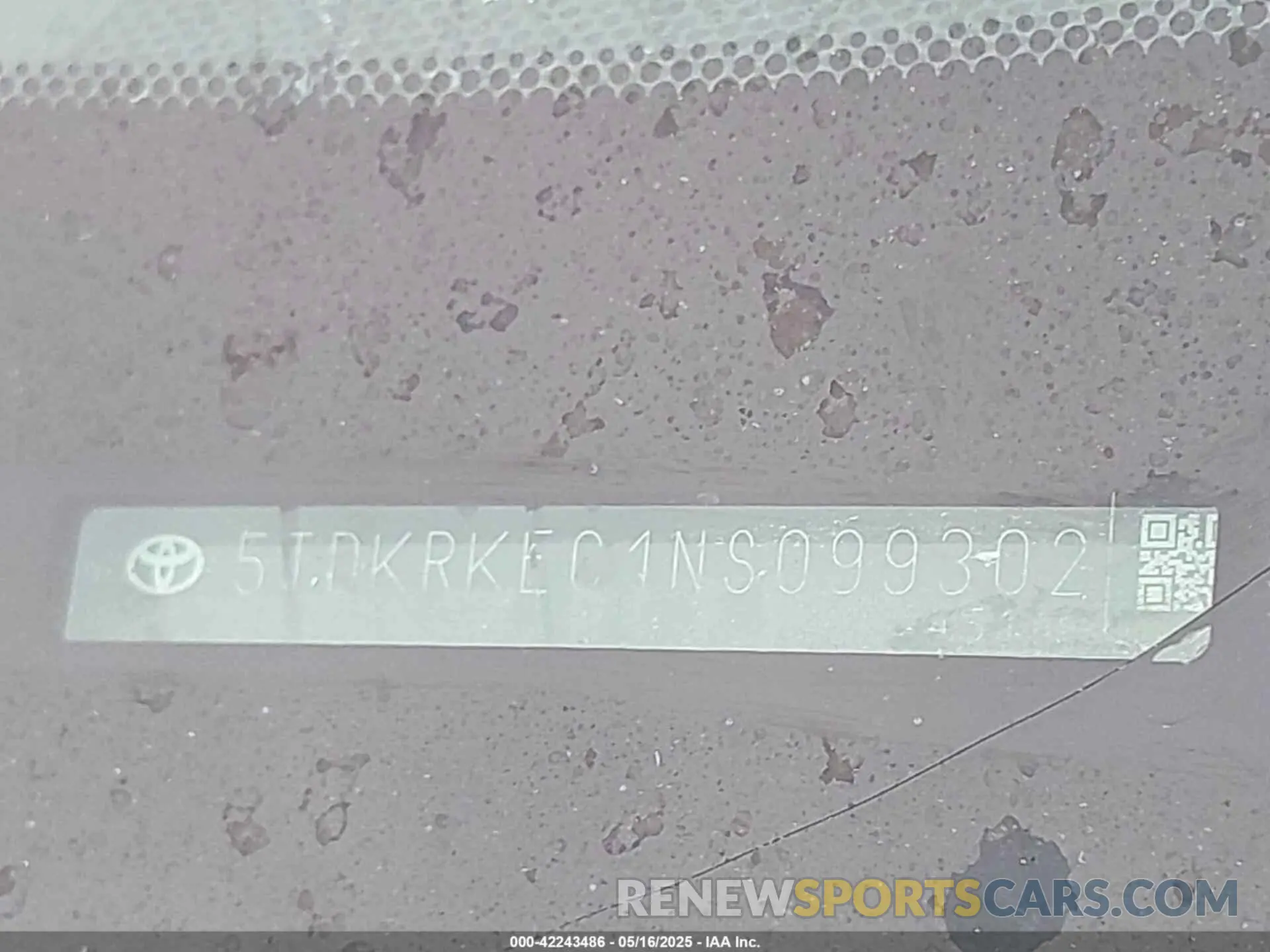 9 Photograph of a damaged car 5TDKRKEC1NS099302 TOYOTA SIENNA 2022