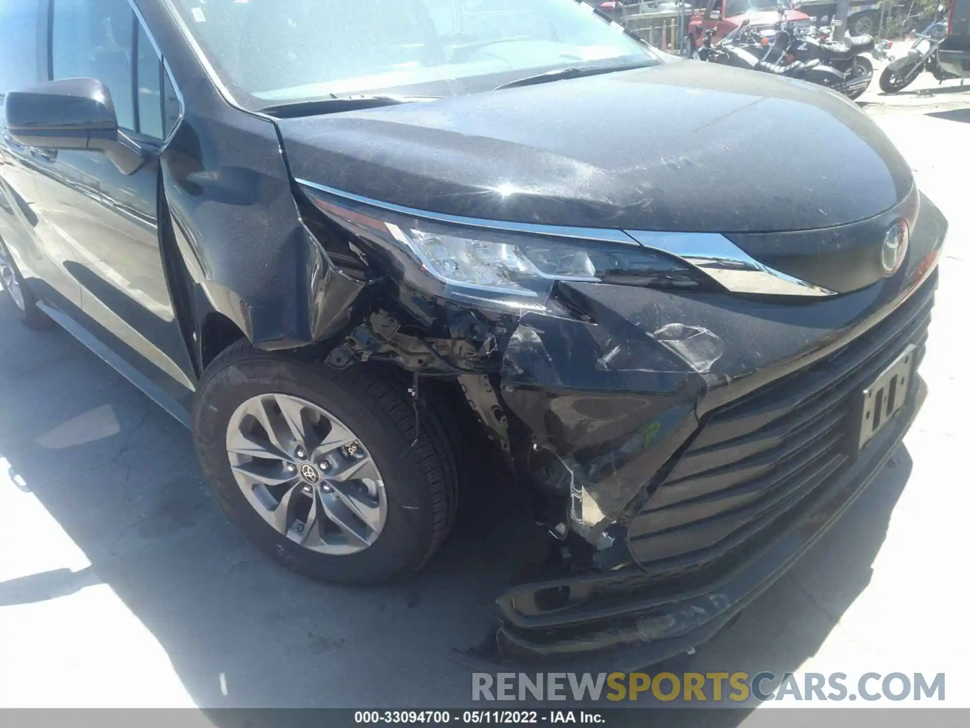 6 Photograph of a damaged car 5TDKRKEC1NS107267 TOYOTA SIENNA 2022