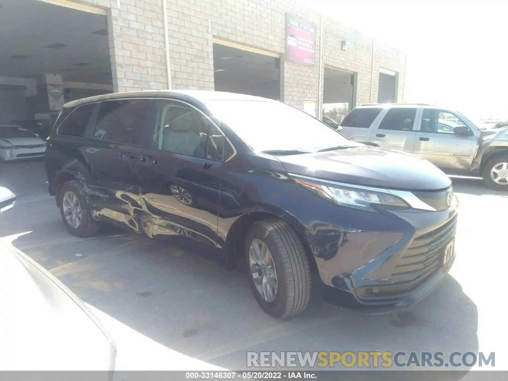 1 Photograph of a damaged car 5TDKRKEC2NS095758 TOYOTA SIENNA 2022