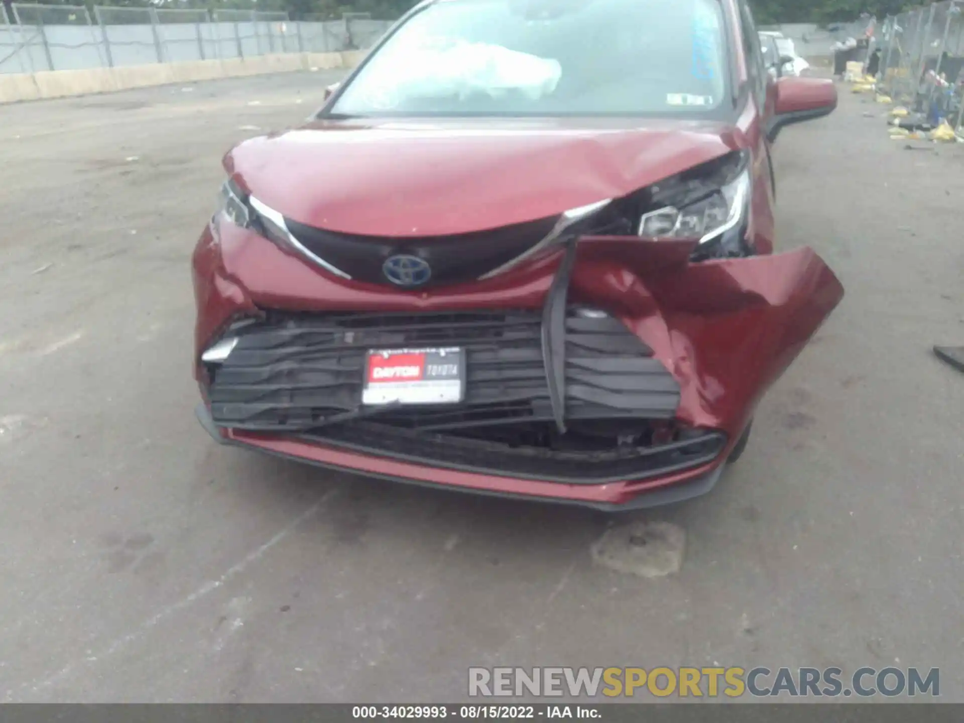 6 Photograph of a damaged car 5TDKRKEC3NS077785 TOYOTA SIENNA 2022