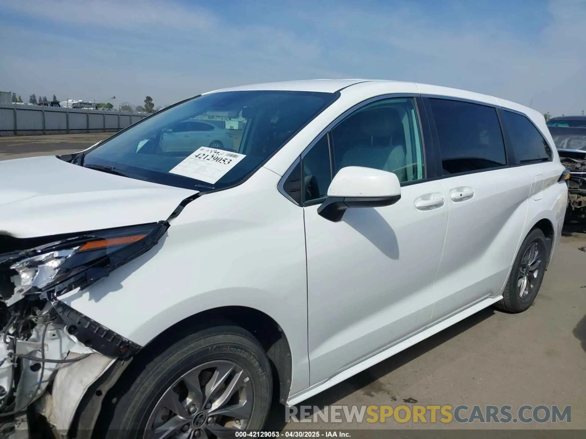 15 Photograph of a damaged car 5TDKRKEC3NS080928 TOYOTA SIENNA 2022