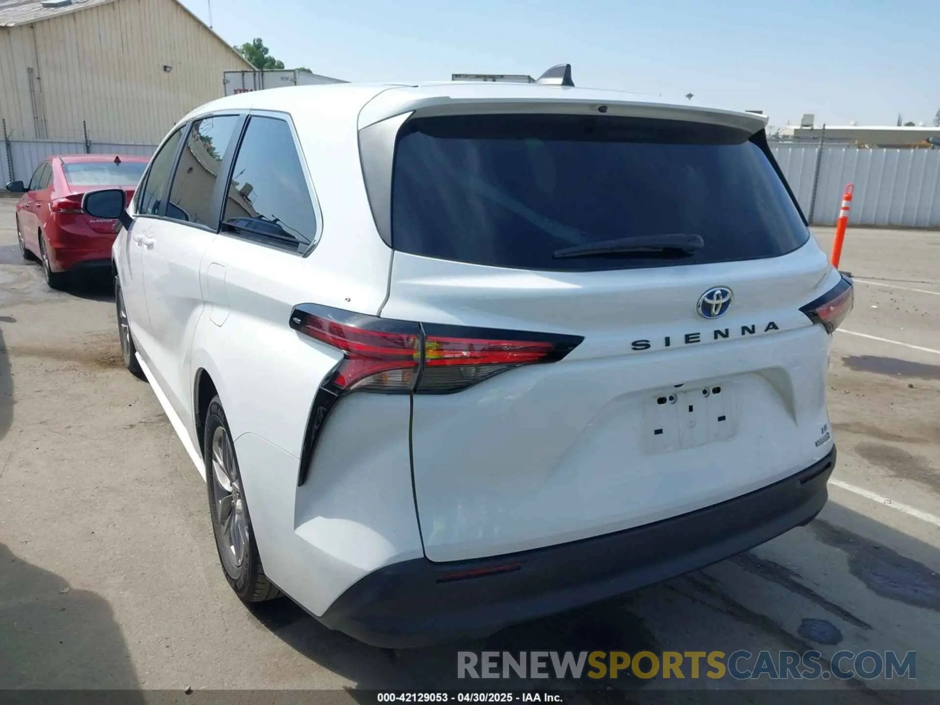 3 Photograph of a damaged car 5TDKRKEC3NS080928 TOYOTA SIENNA 2022