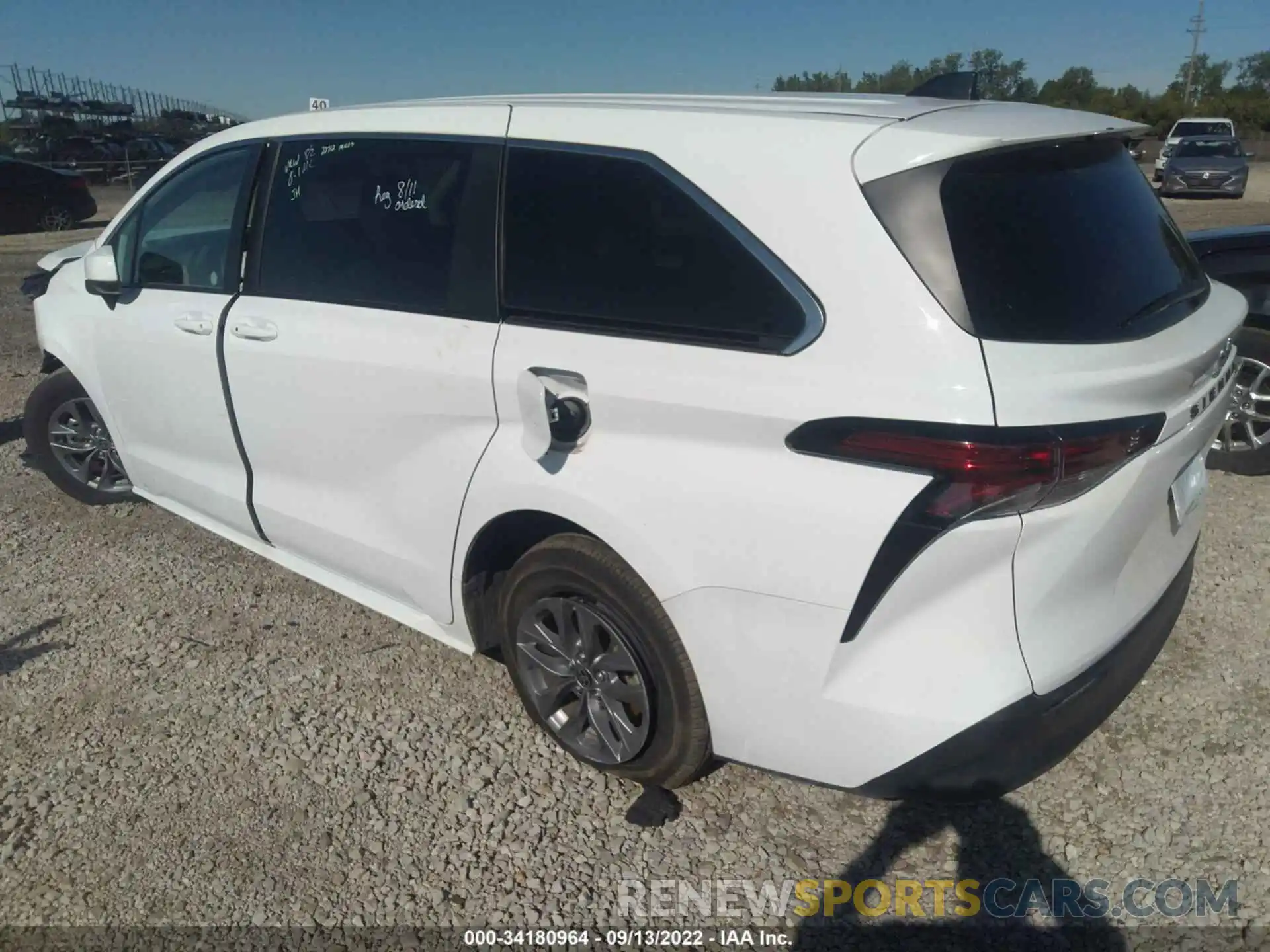 3 Photograph of a damaged car 5TDKRKEC4NS077021 TOYOTA SIENNA 2022