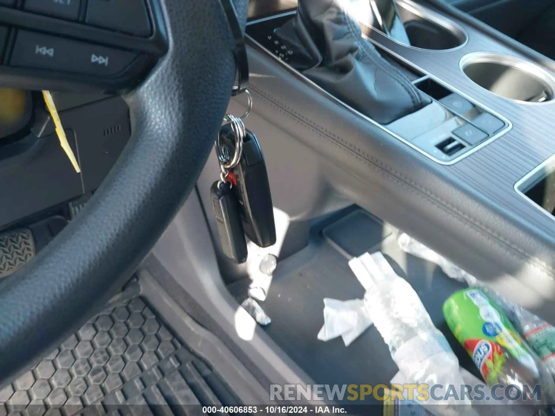 11 Photograph of a damaged car 5TDKRKEC4NS101057 TOYOTA SIENNA 2022