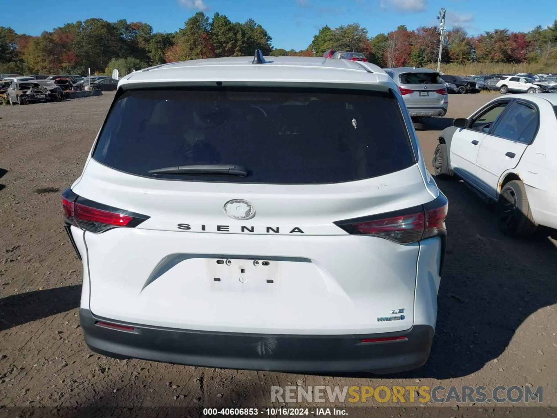 16 Photograph of a damaged car 5TDKRKEC4NS101057 TOYOTA SIENNA 2022