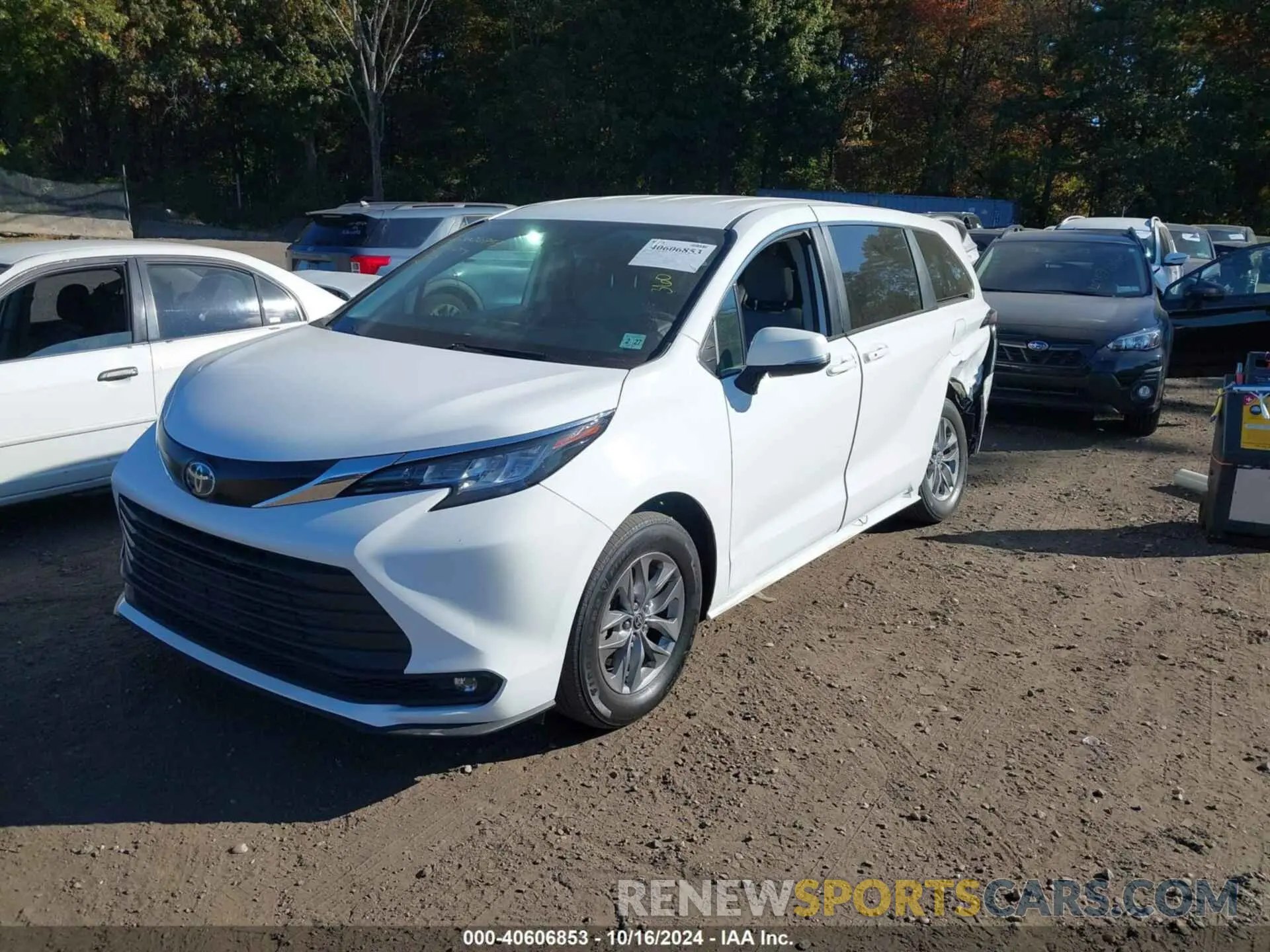2 Photograph of a damaged car 5TDKRKEC4NS101057 TOYOTA SIENNA 2022