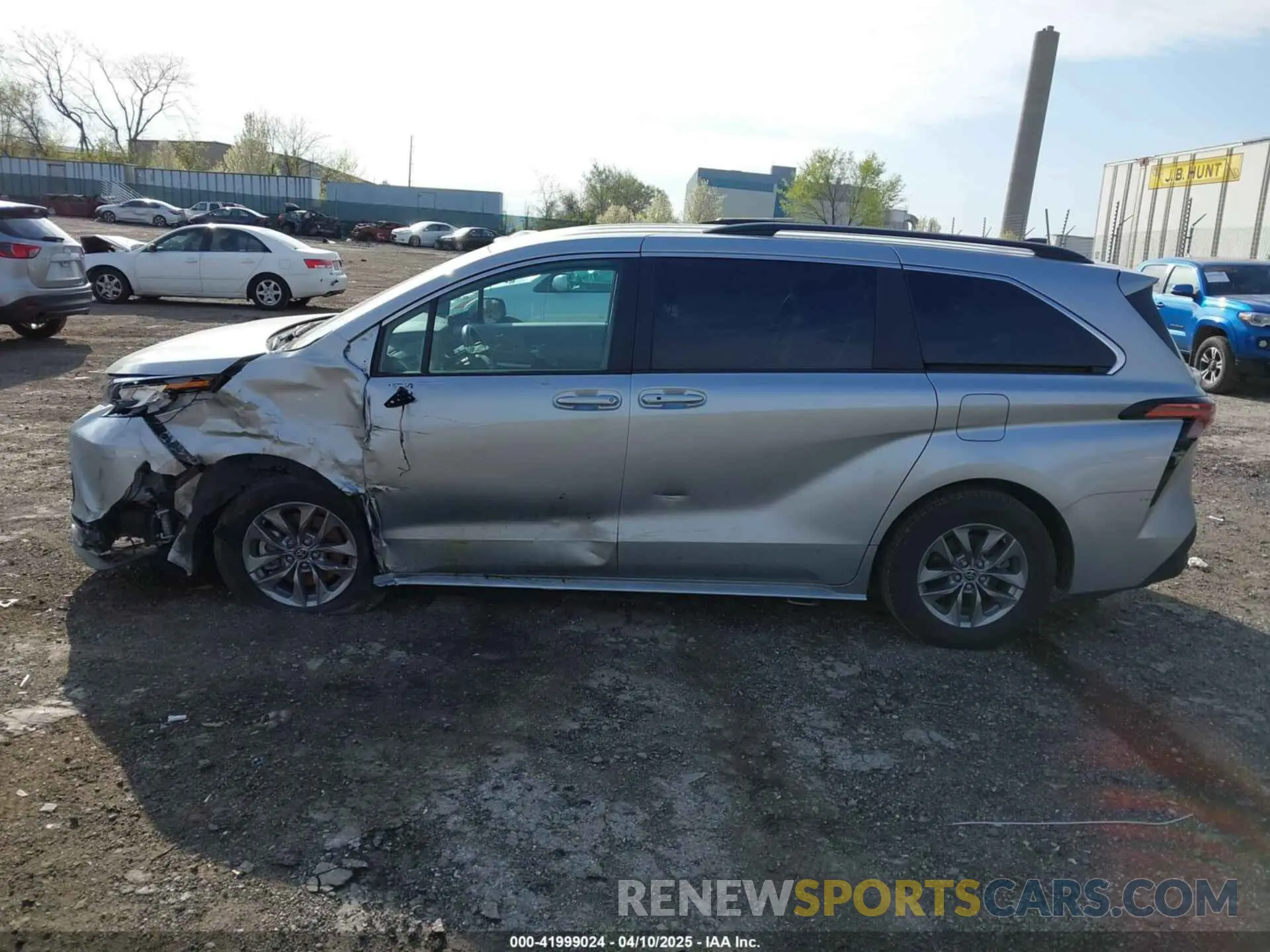 14 Photograph of a damaged car 5TDKRKEC4NS114889 TOYOTA SIENNA 2022