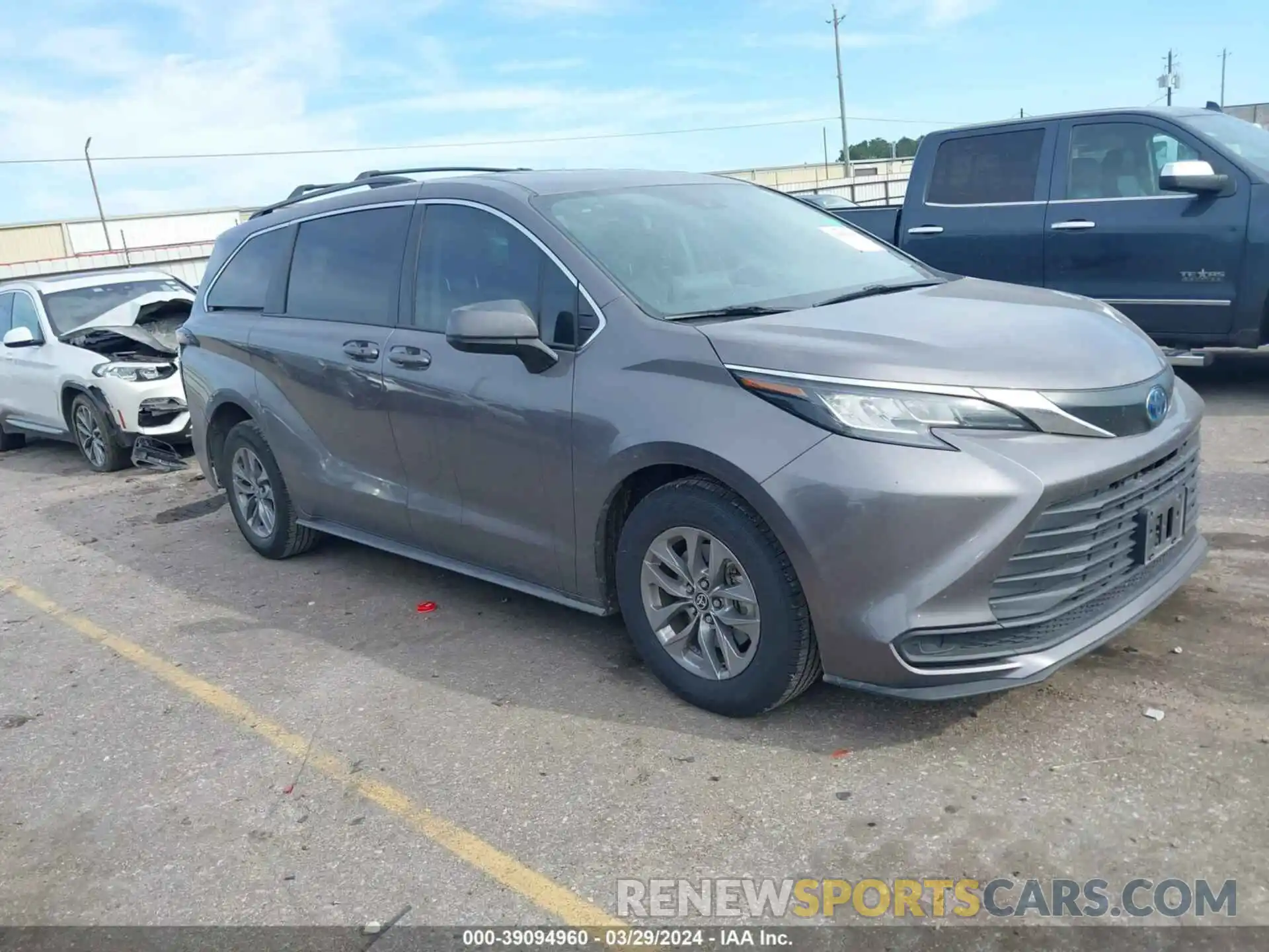 1 Photograph of a damaged car 5TDKRKEC9NS087964 TOYOTA SIENNA 2022