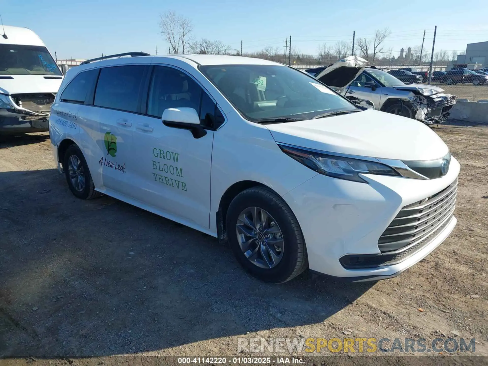 1 Photograph of a damaged car 5TDKRKEC9NS110045 TOYOTA SIENNA 2022