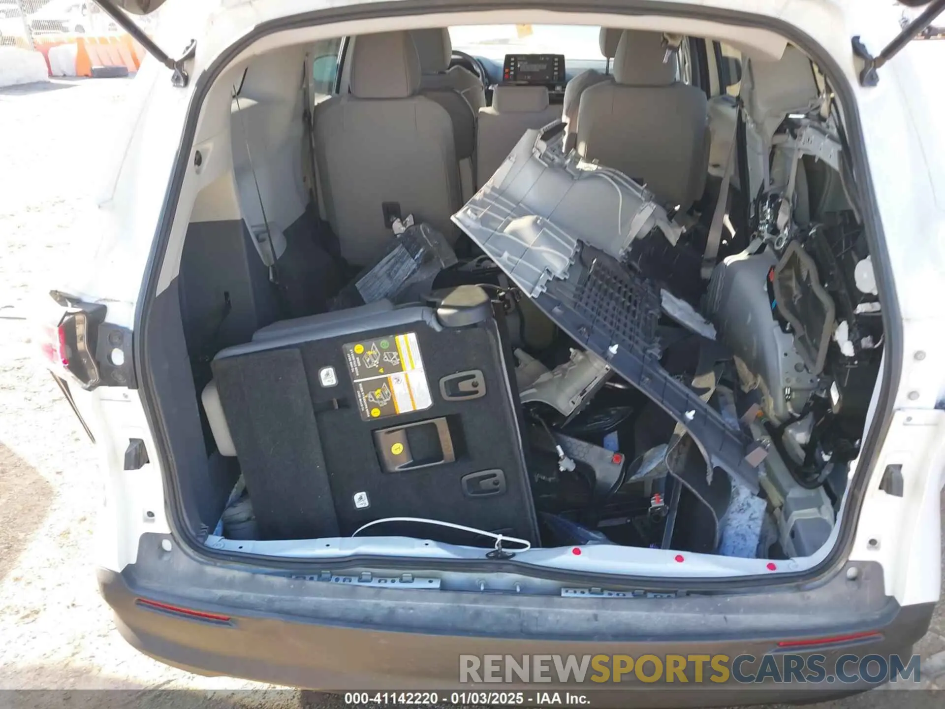 12 Photograph of a damaged car 5TDKRKEC9NS110045 TOYOTA SIENNA 2022