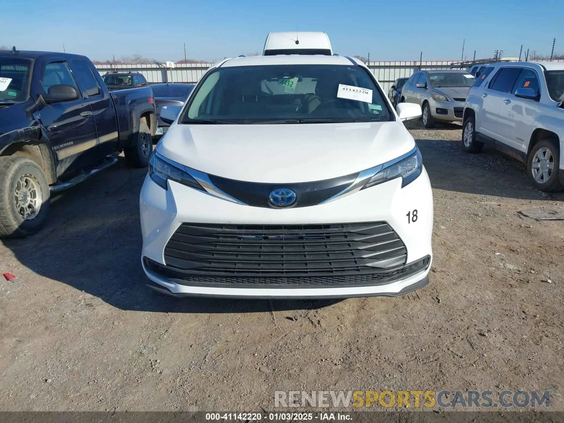 13 Photograph of a damaged car 5TDKRKEC9NS110045 TOYOTA SIENNA 2022