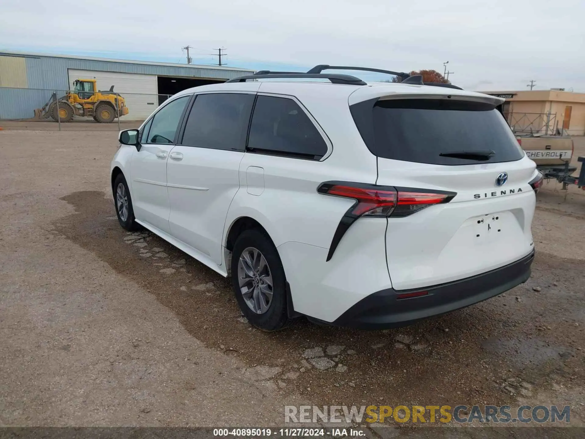 3 Photograph of a damaged car 5TDKRKEC9NS130036 TOYOTA SIENNA 2022