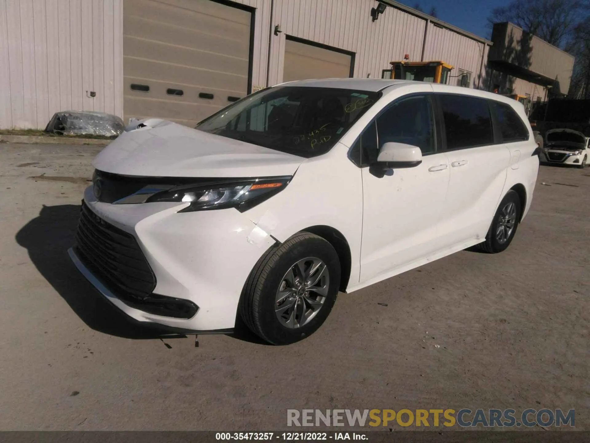 2 Photograph of a damaged car 5TDKRKECXNS088556 TOYOTA SIENNA 2022