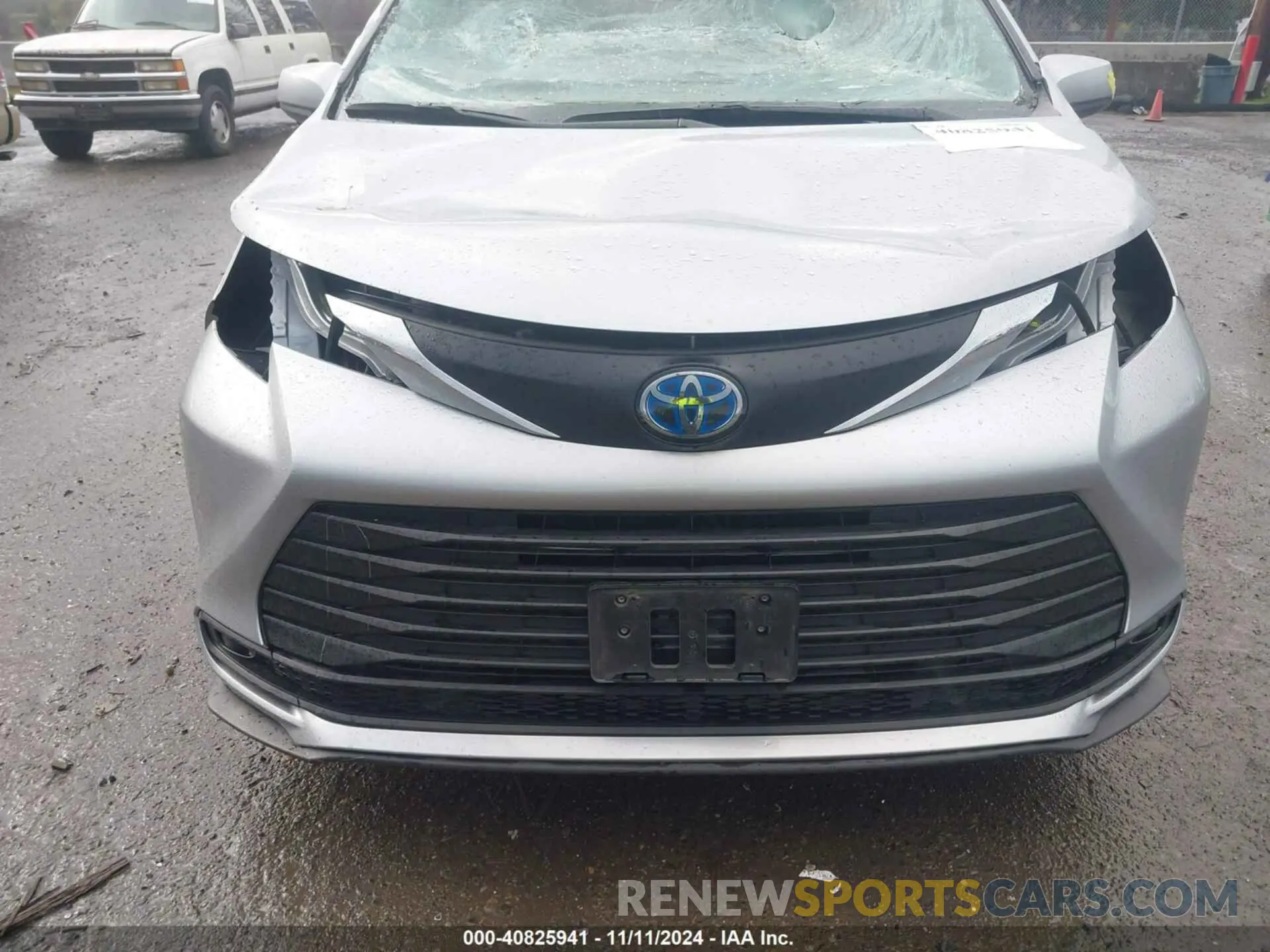 6 Photograph of a damaged car 5TDKRKECXNS109650 TOYOTA SIENNA 2022