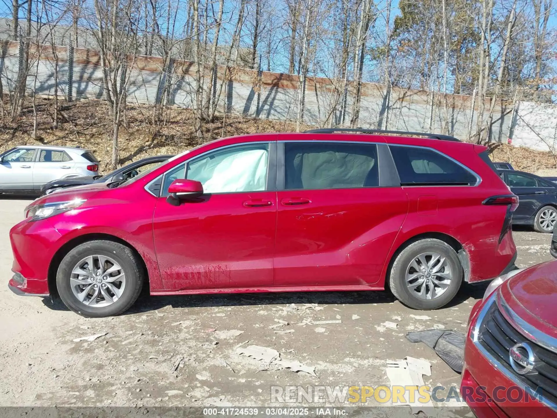 15 Photograph of a damaged car 5TDKSKFC0NS047842 TOYOTA SIENNA 2022