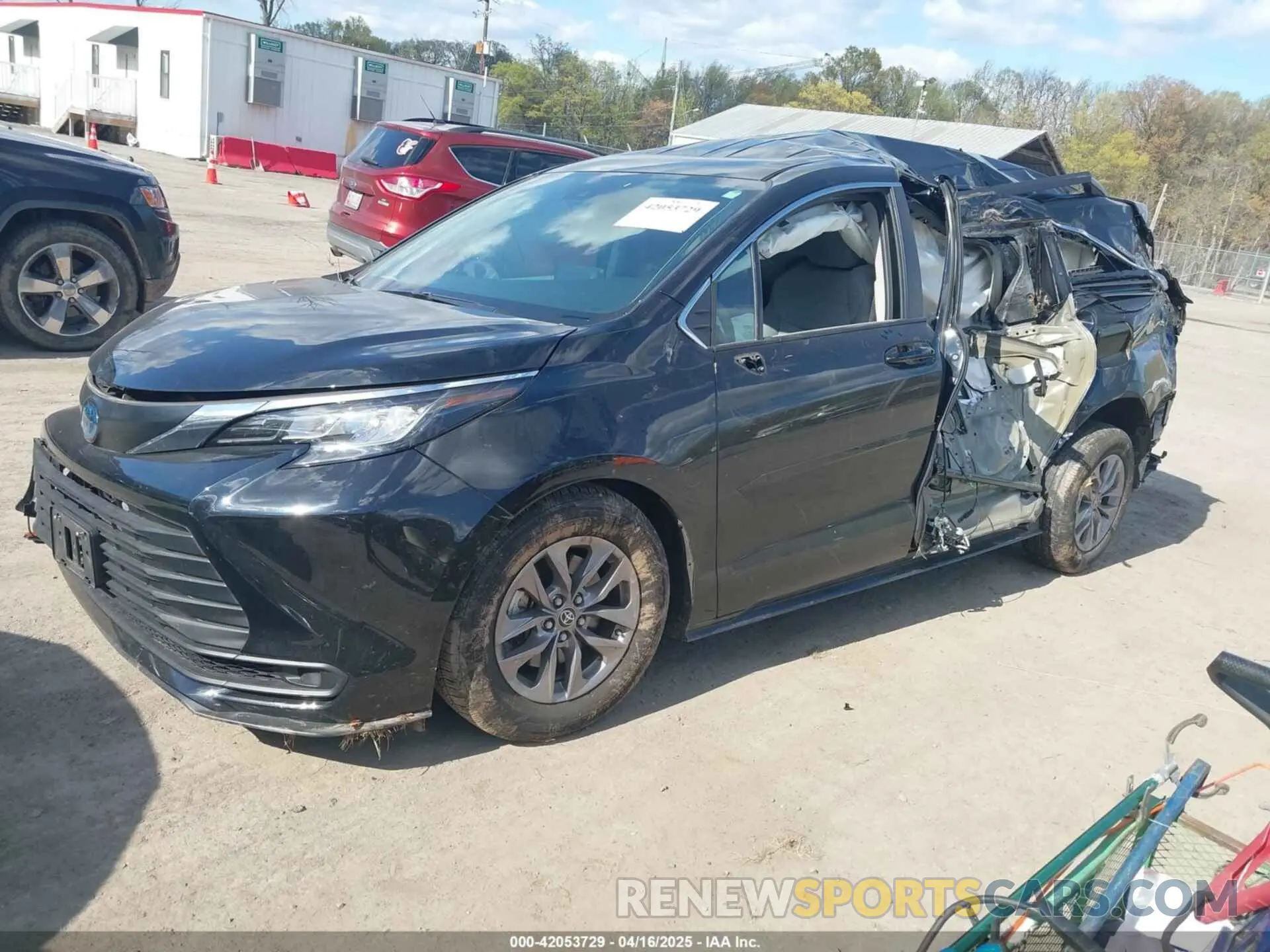 2 Photograph of a damaged car 5TDKSKFC1NS073088 TOYOTA SIENNA 2022