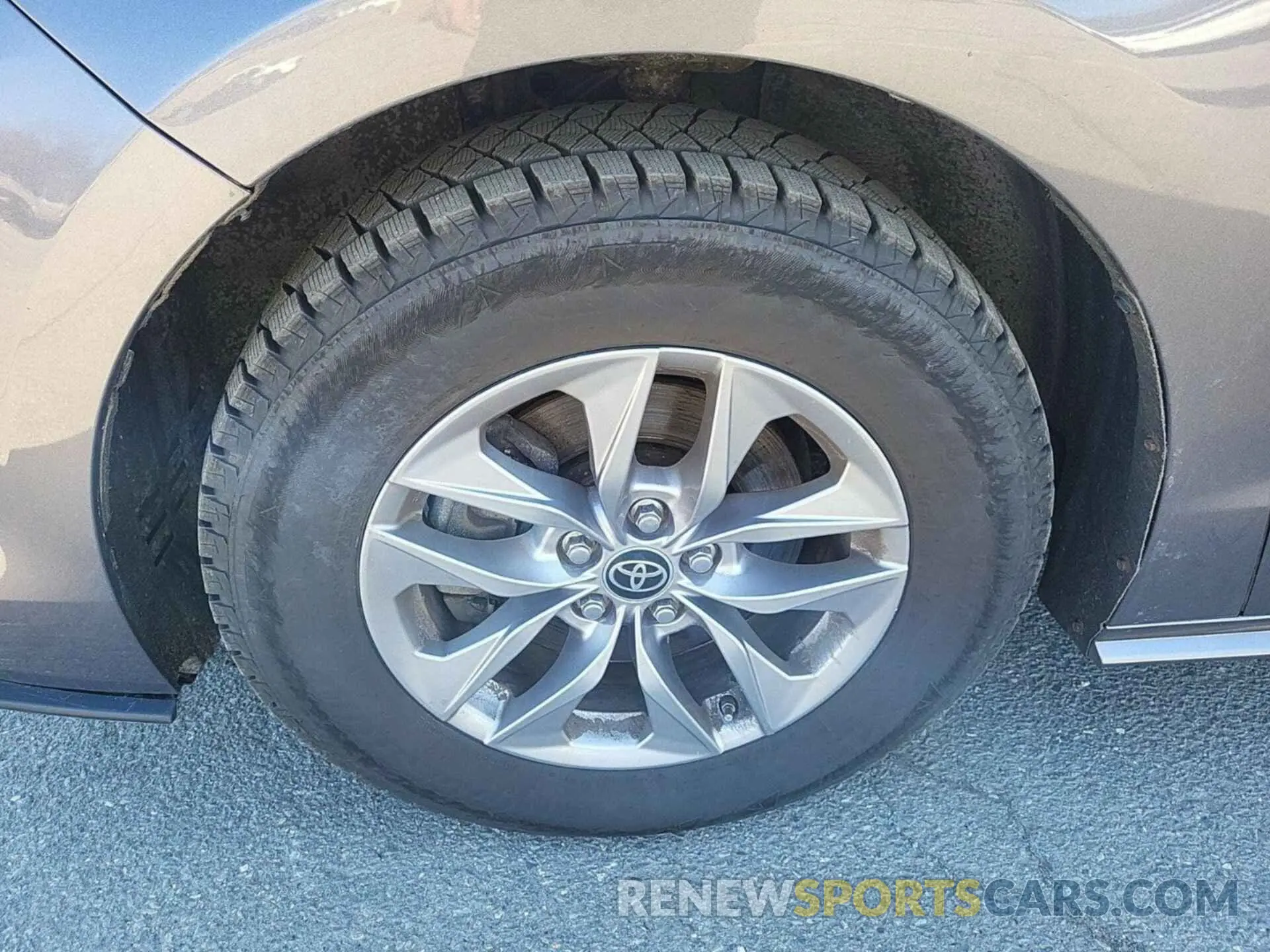 1 Photograph of a damaged car 5TDKSKFC2NS047017 TOYOTA SIENNA 2022