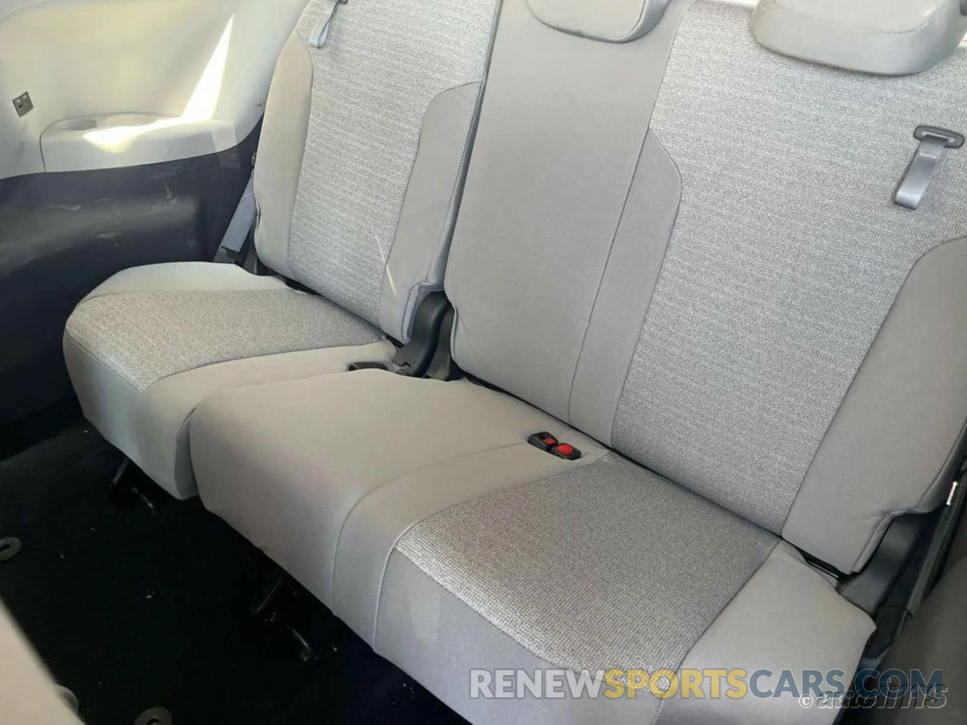 1 Photograph of a damaged car 5TDKSKFC3NS047172 TOYOTA SIENNA 2022